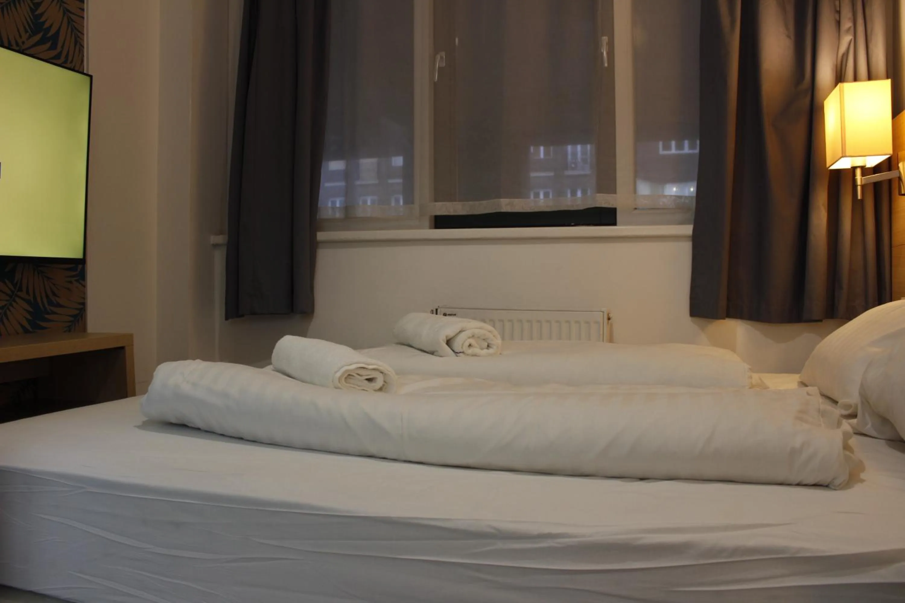 Photo of the whole room, Bed in WOW City Hostel