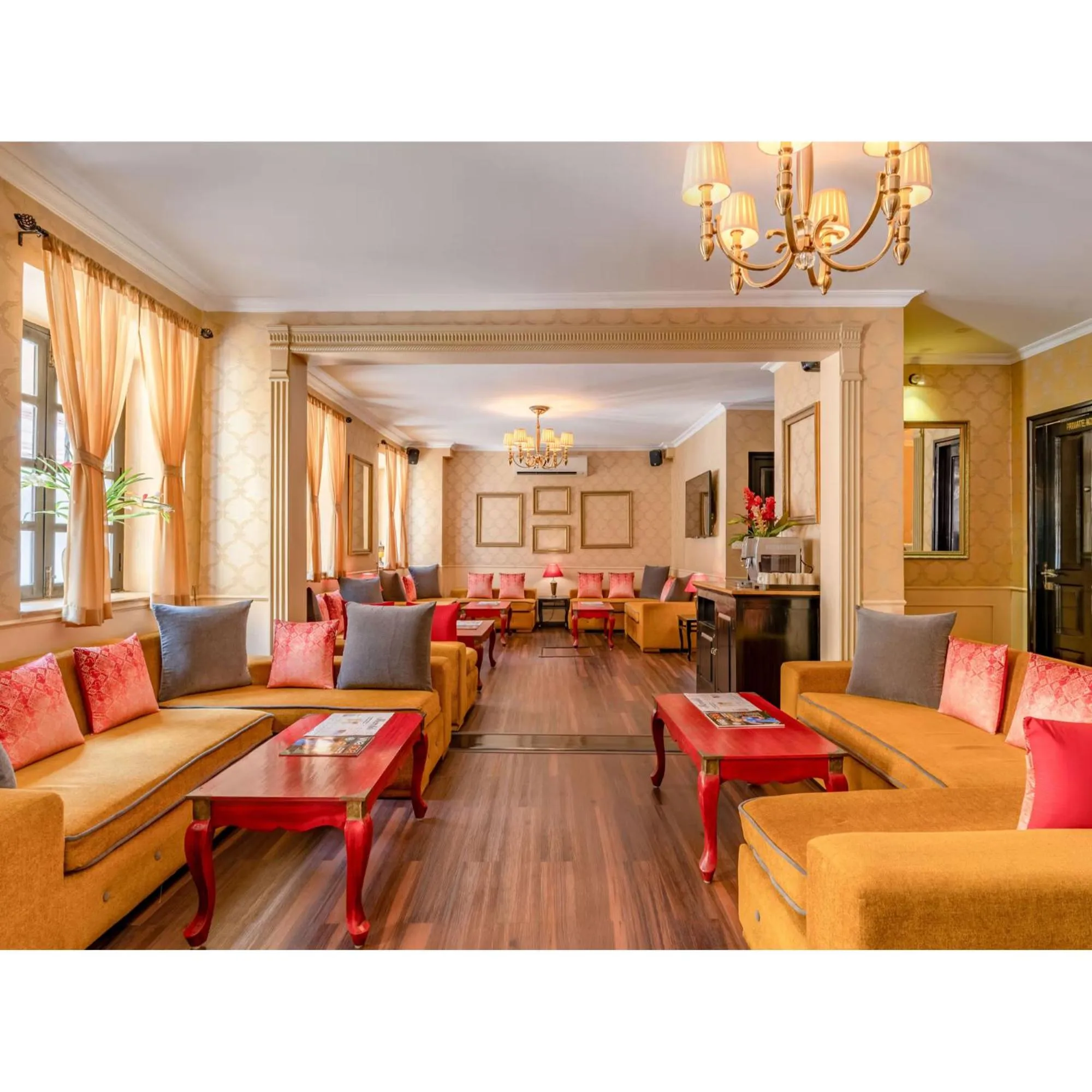 Restaurant/places to eat in La Maison by Dia Hotels and Homes