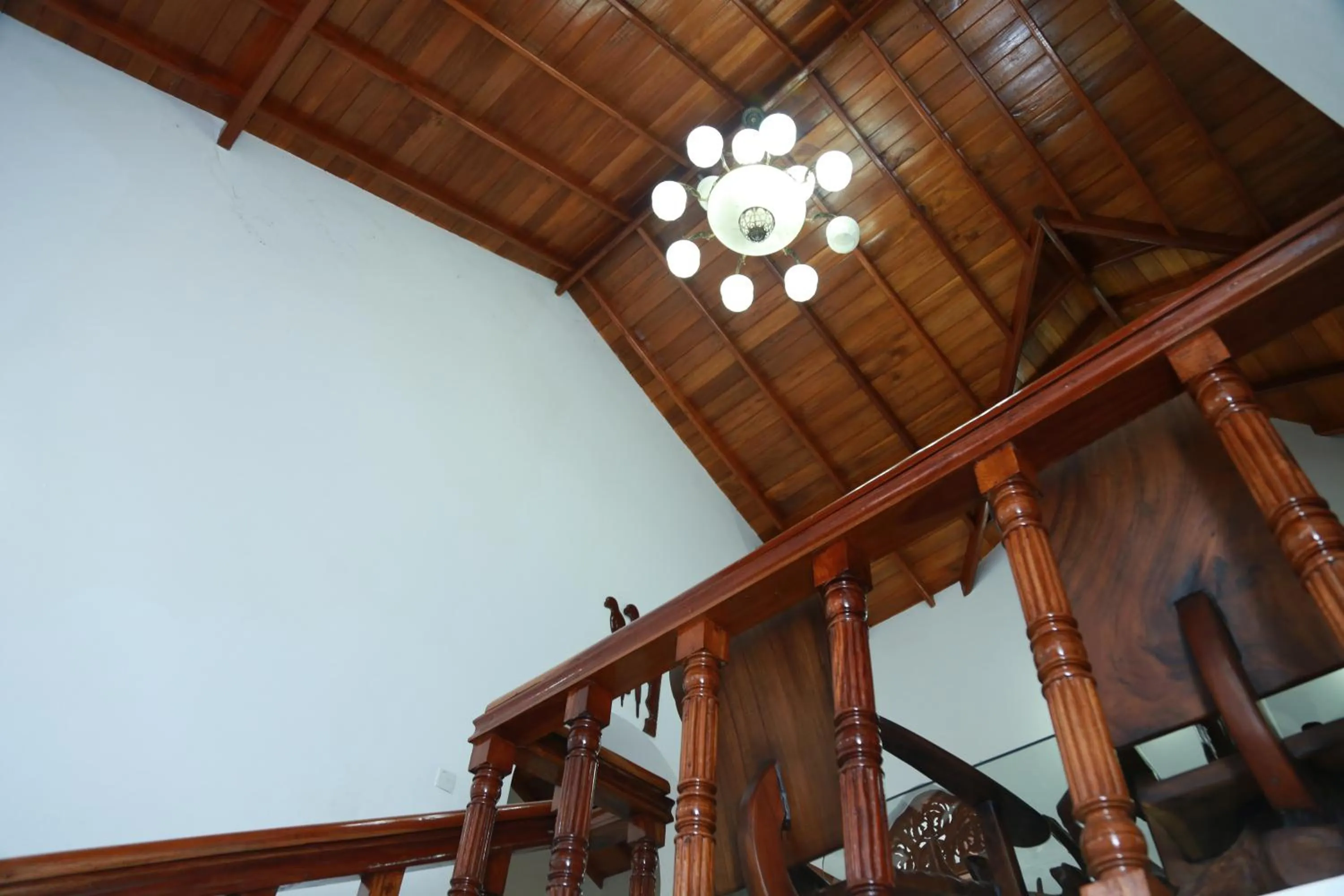 Text overlay in Sumal Villa