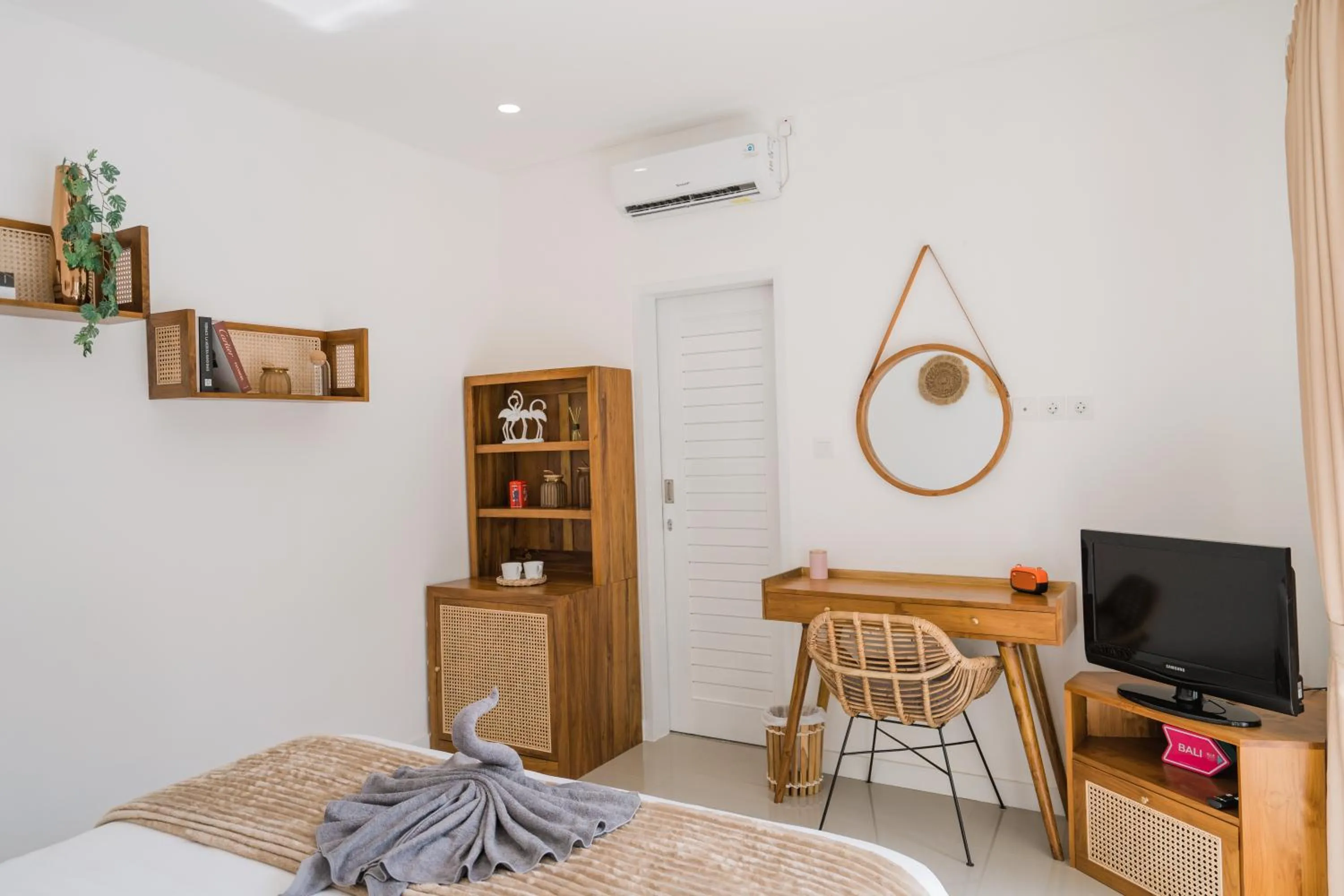 Bedroom, Bed in Villa Noni Kerobokan - By Bali Lyfe Venture