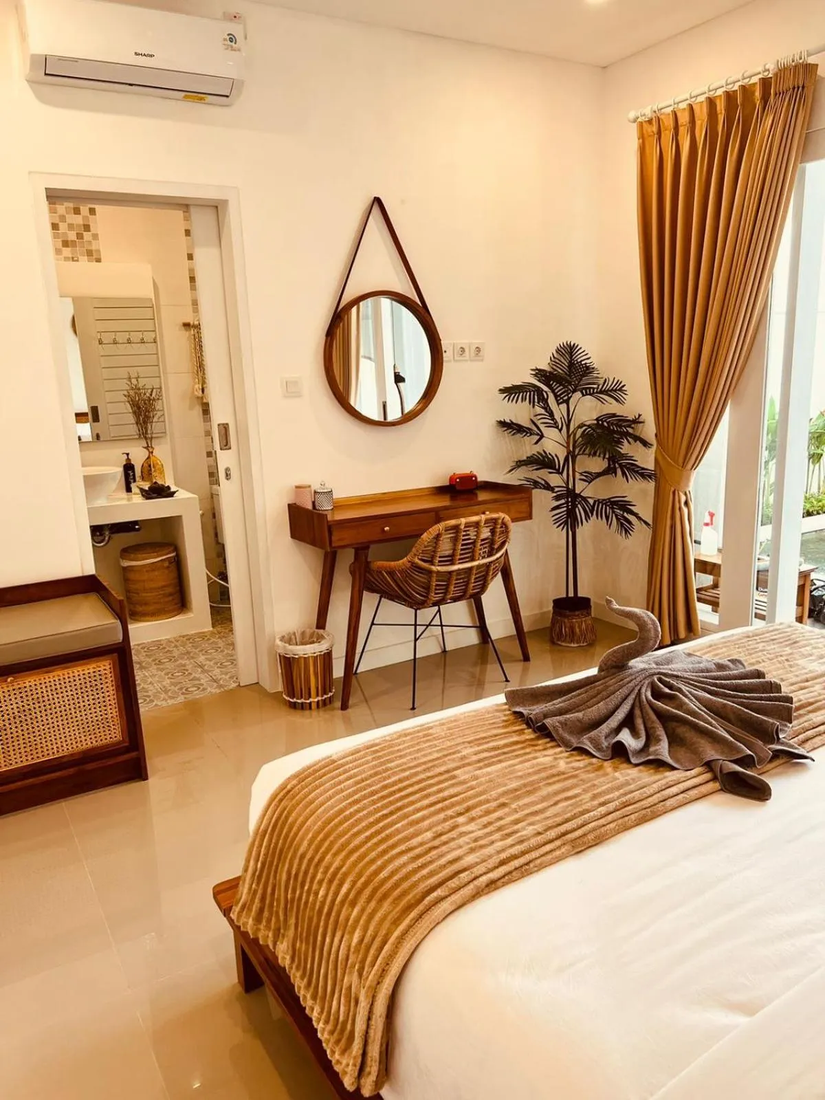 Bedroom, Bed in Villa Noni Kerobokan - By Bali Lyfe Venture