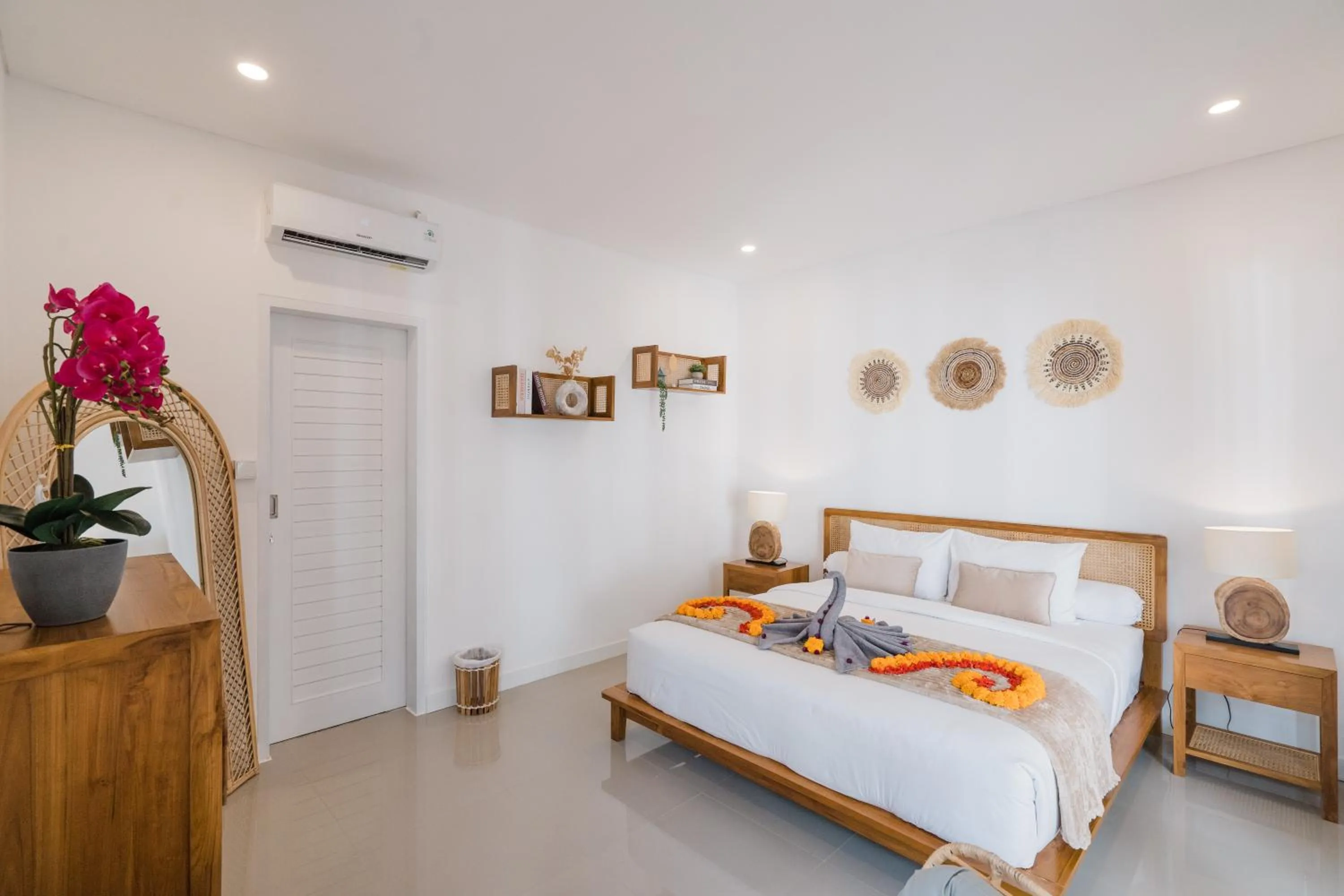 Bedroom, Bed in Villa Noni Kerobokan - By Bali Lyfe Venture