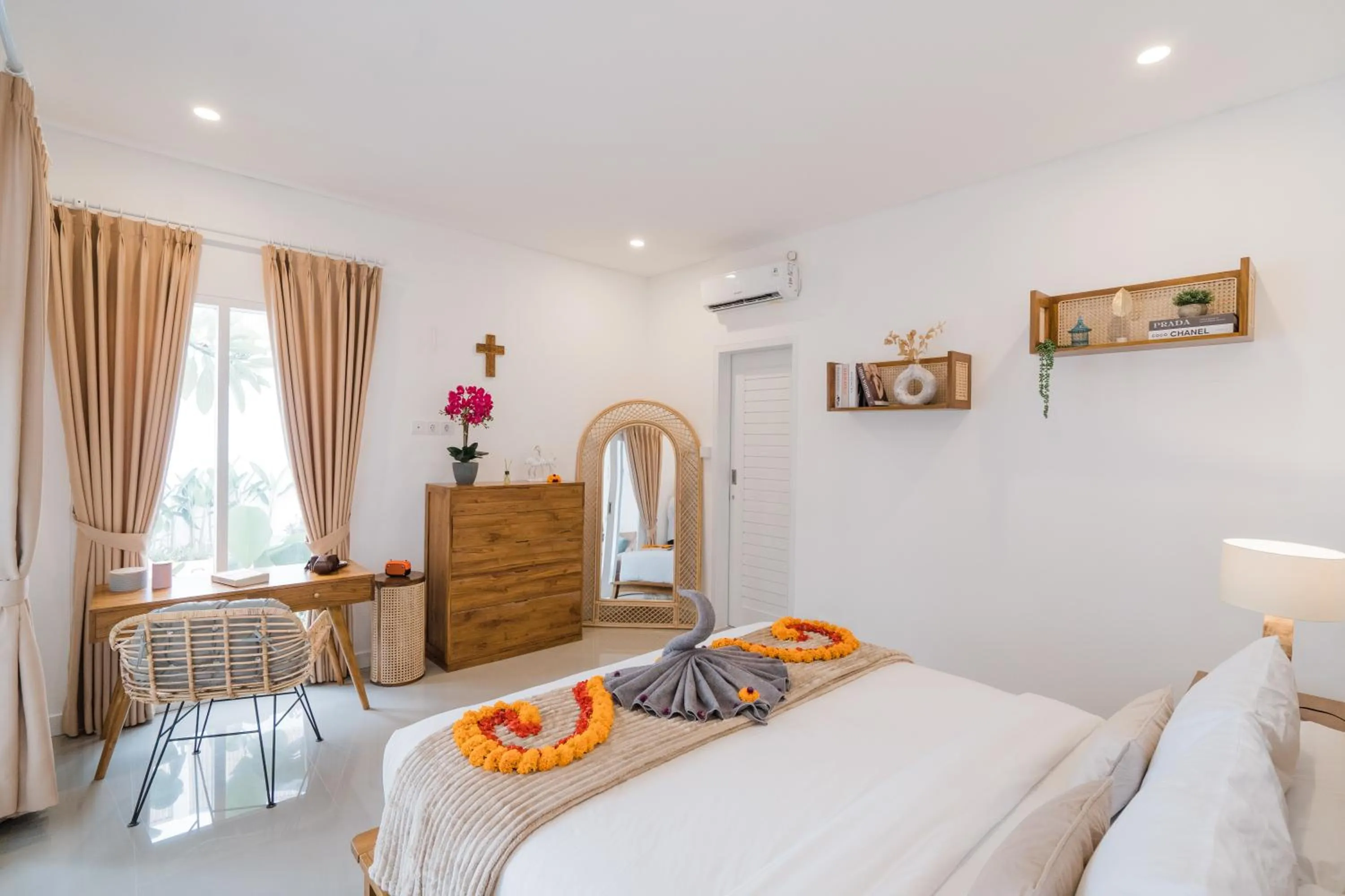 Bedroom, Bed in Villa Noni Kerobokan - By Bali Lyfe Venture