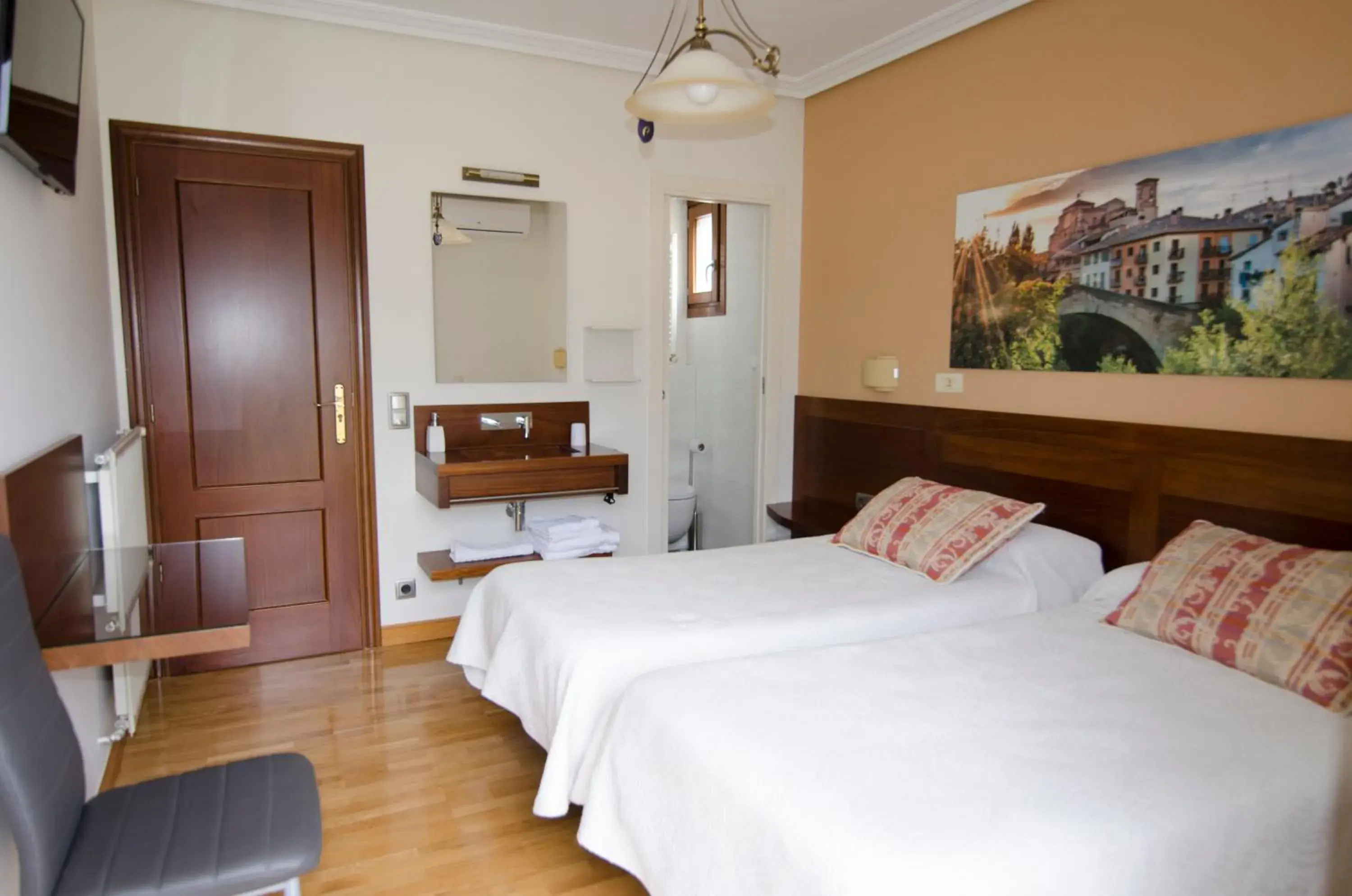 Twin Room with Private Bathroom in B&B Zaldu Twin Room with Private Bathroom in B&B Zaldu