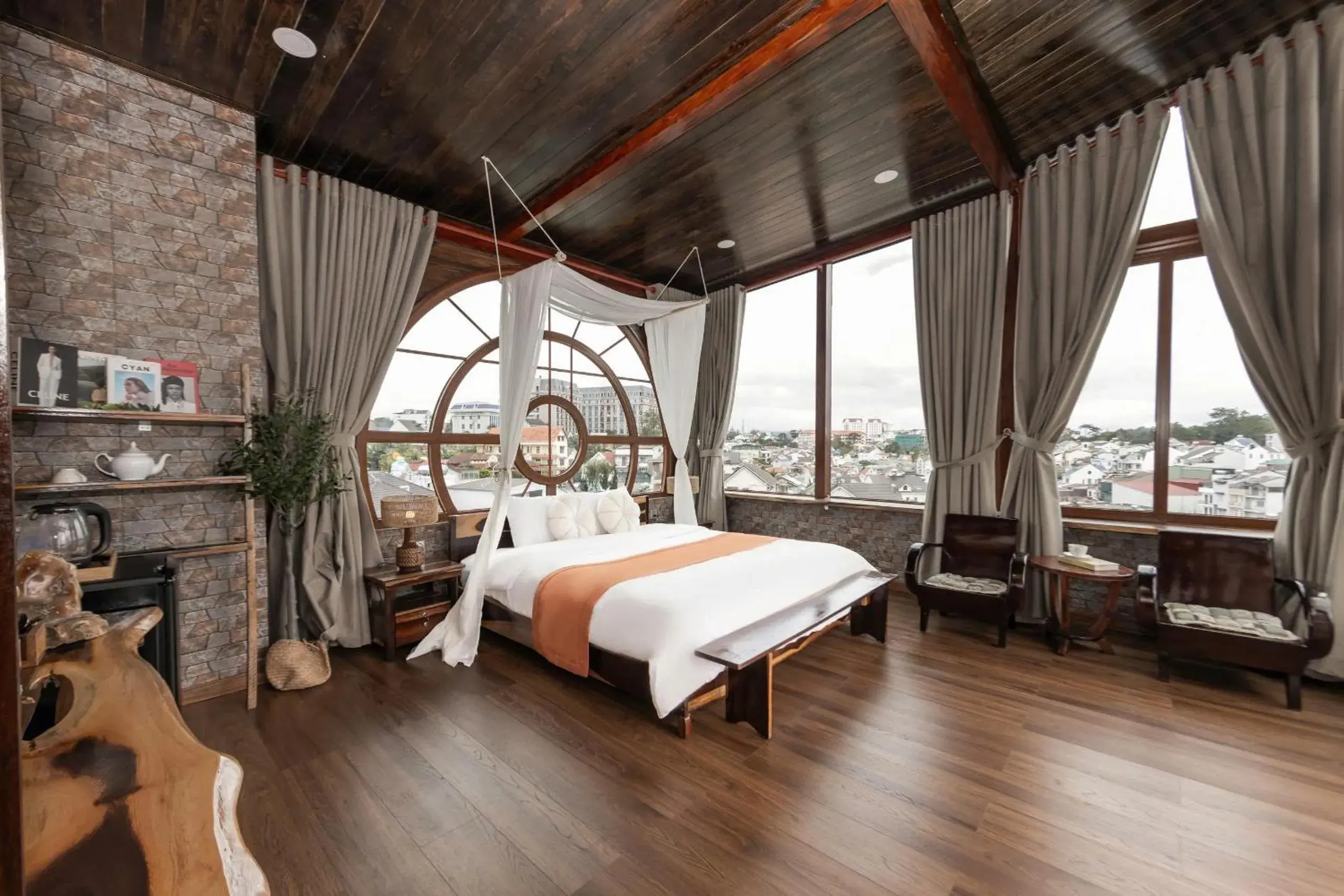 Junior Suite with Balcony in Jodi Dalat Hotel Junior Suite with Balcony in Jodi Dalat Hotel