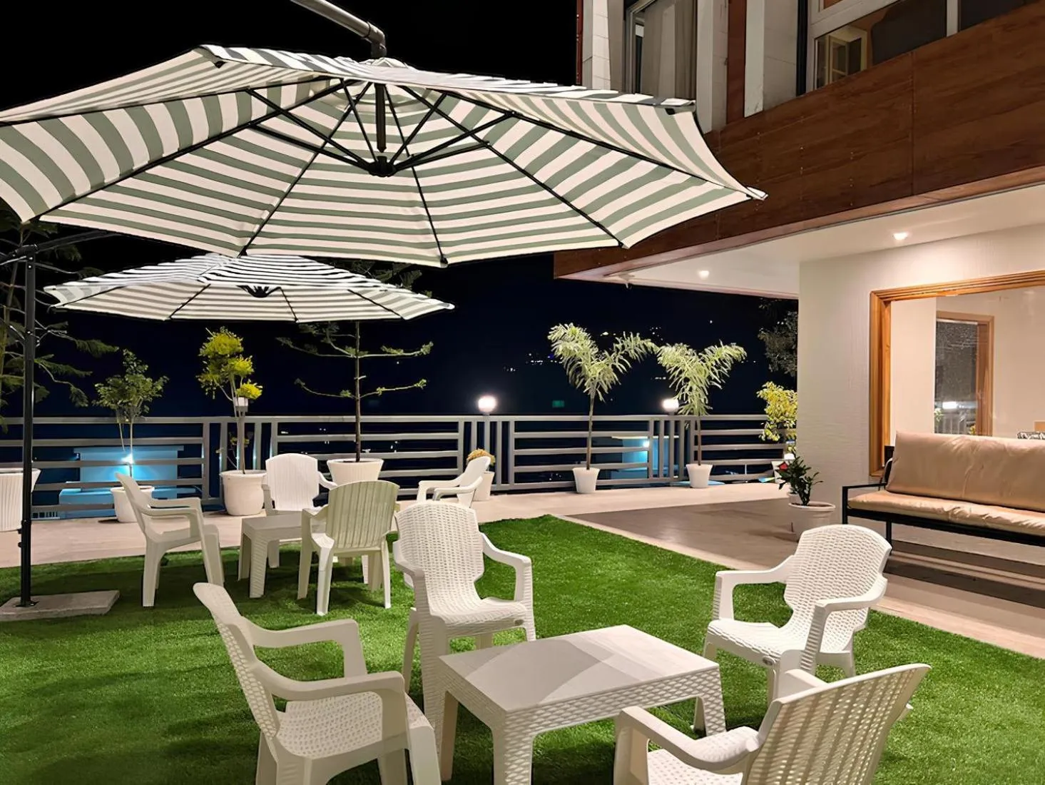 Garden in Hotel Rockland Residency