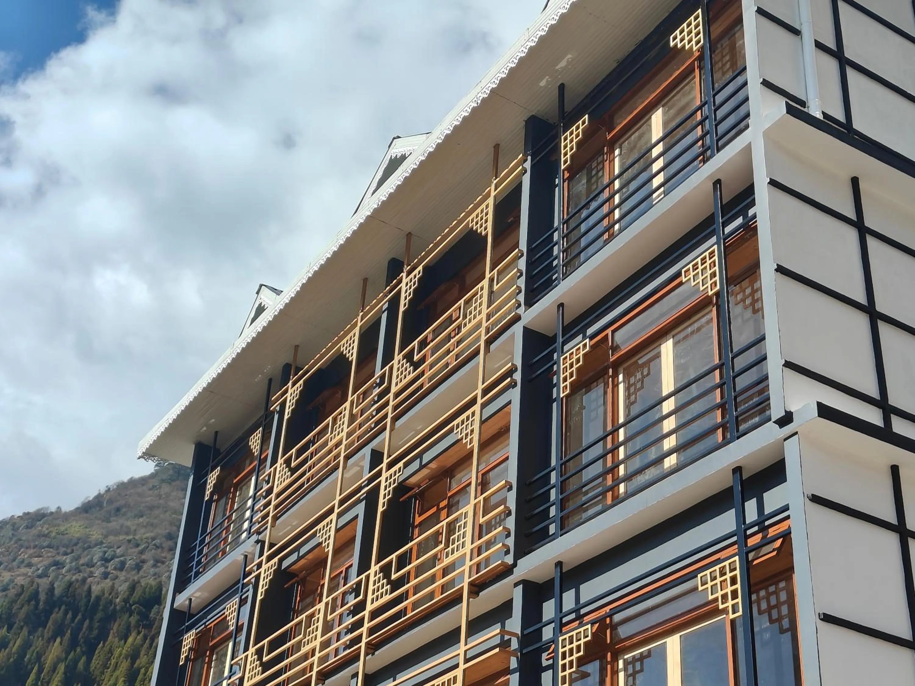 Property building in Mount Bayul Shangri-La Resort