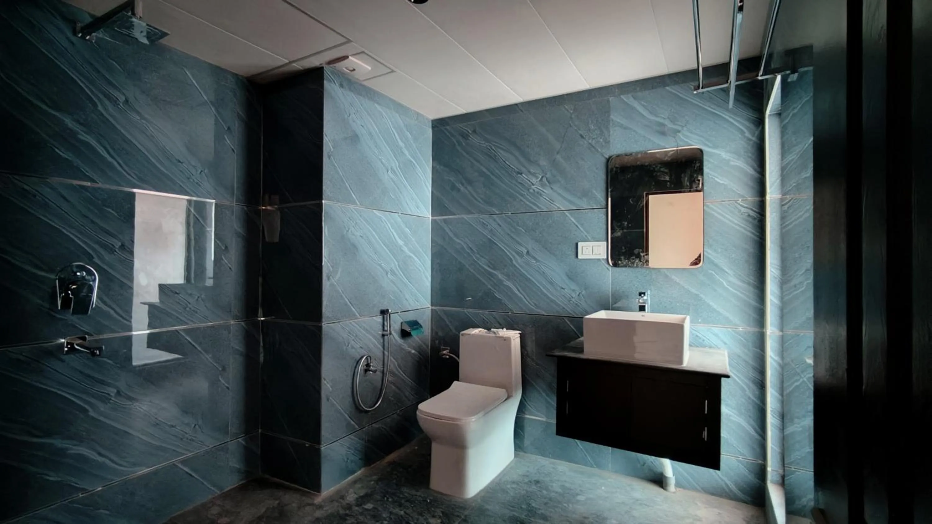 Bathroom in Mount Bayul Shangri-La Resort