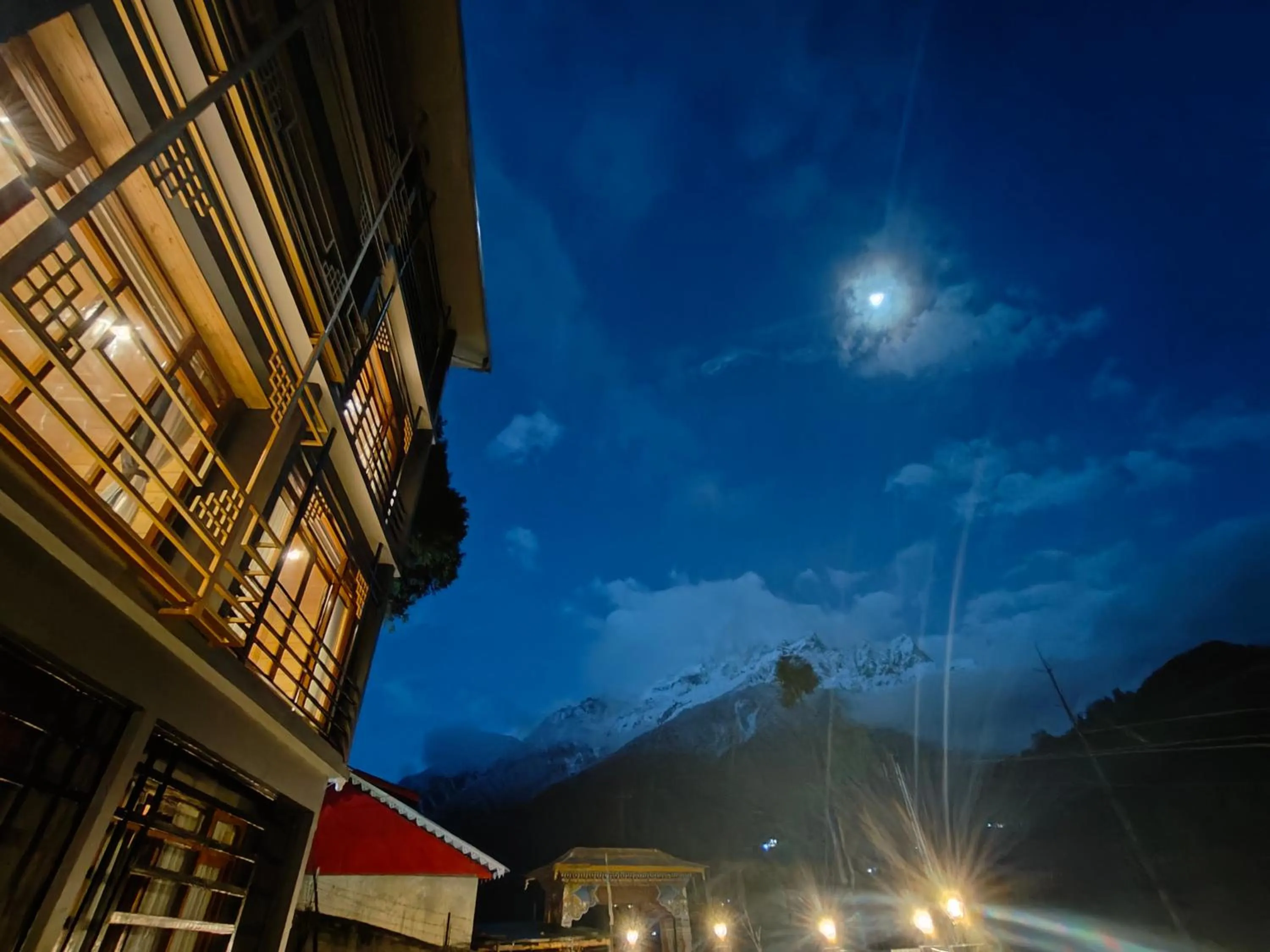 Property building in Mount Bayul Shangri-La Resort