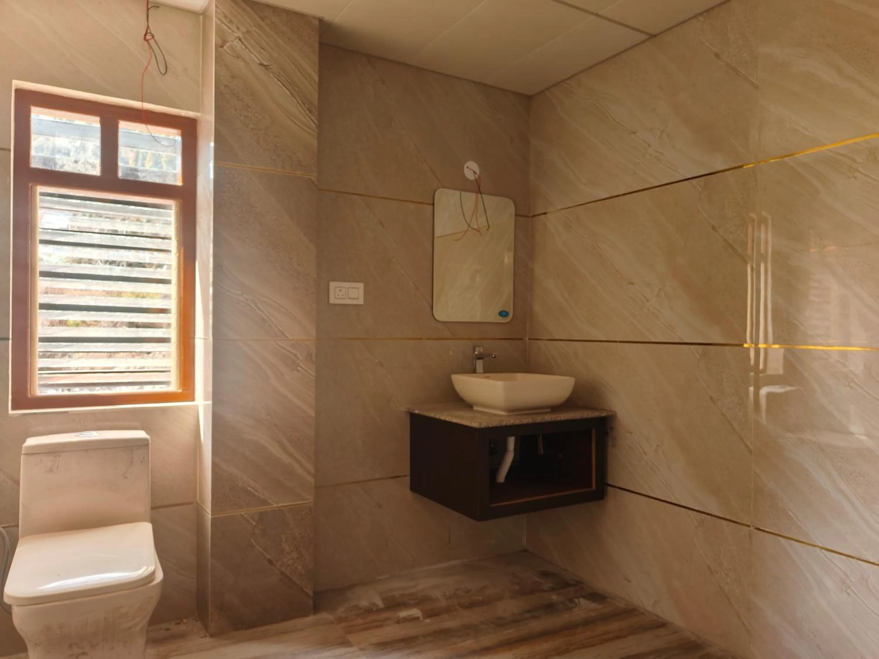 Shower in Mount Bayul Shangri-La Resort