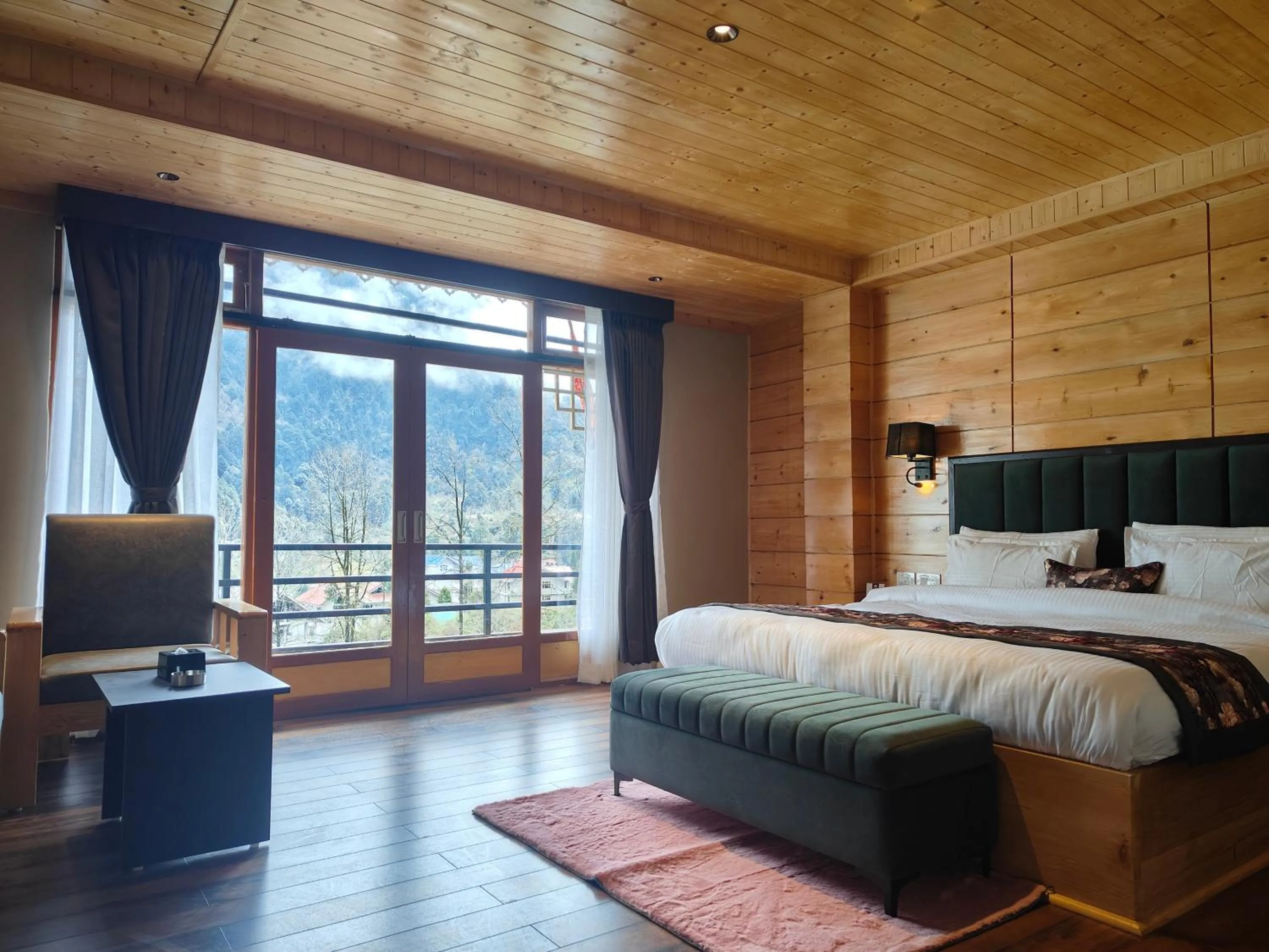 Bedroom, Bed in Mount Bayul Shangri-La Resort