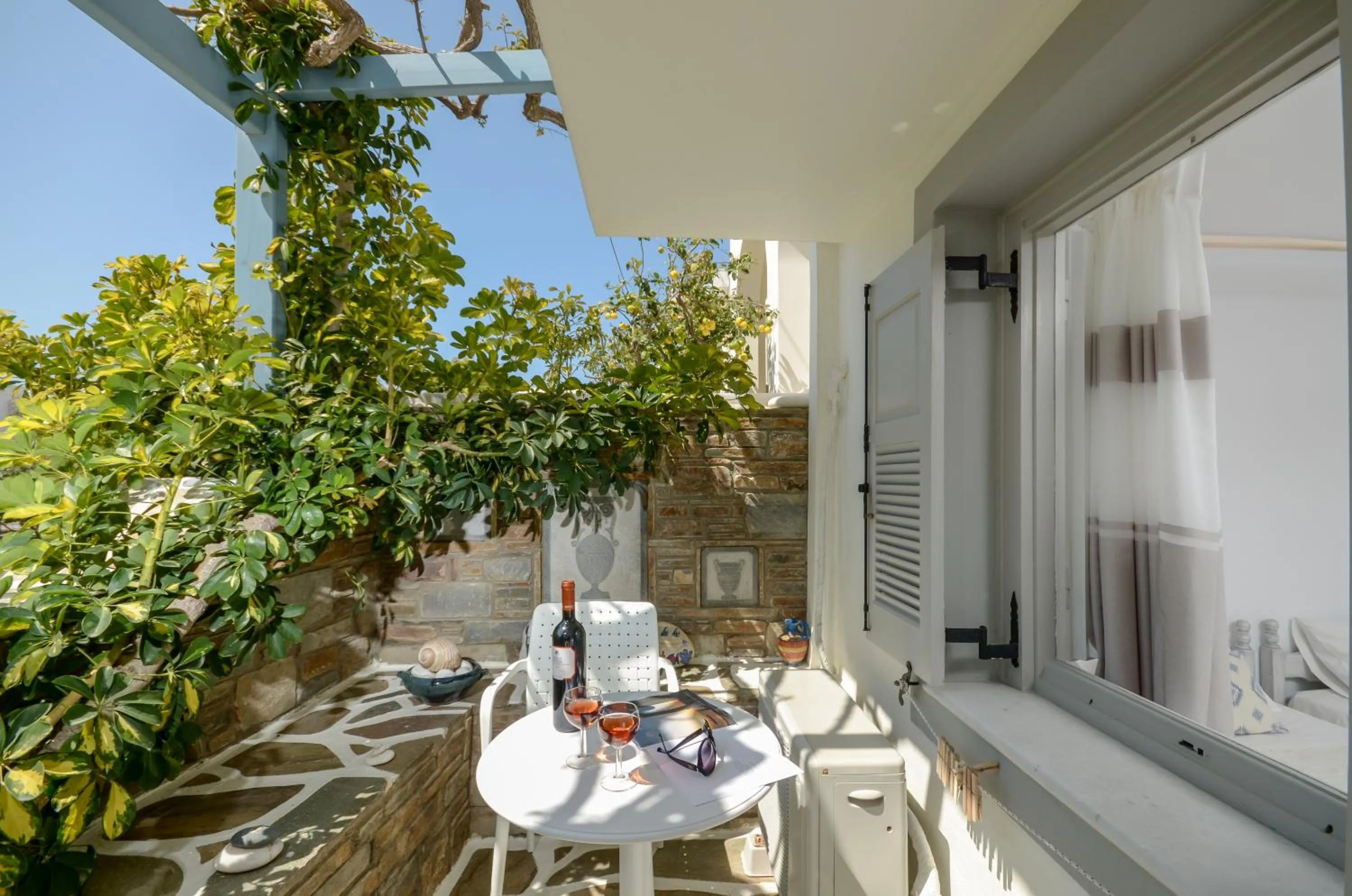 Patio in Sofi pension