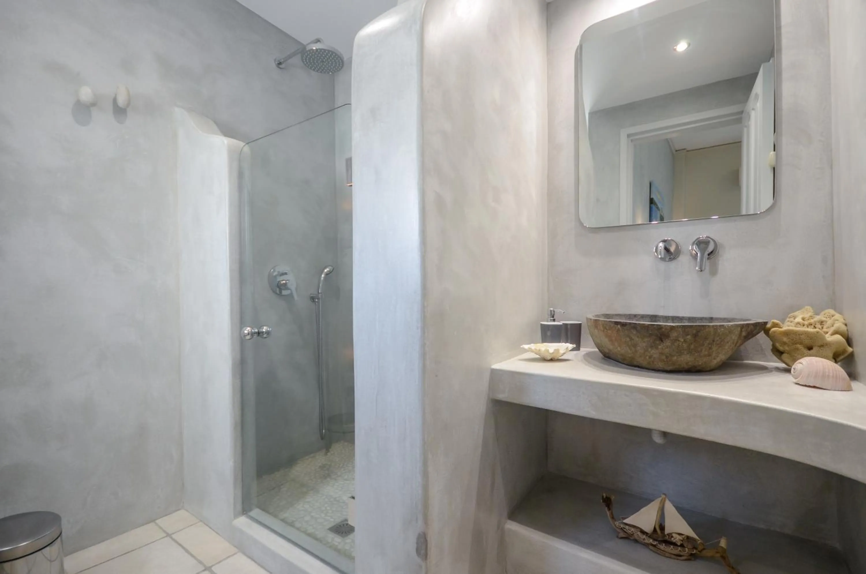 Shower in Sofi pension