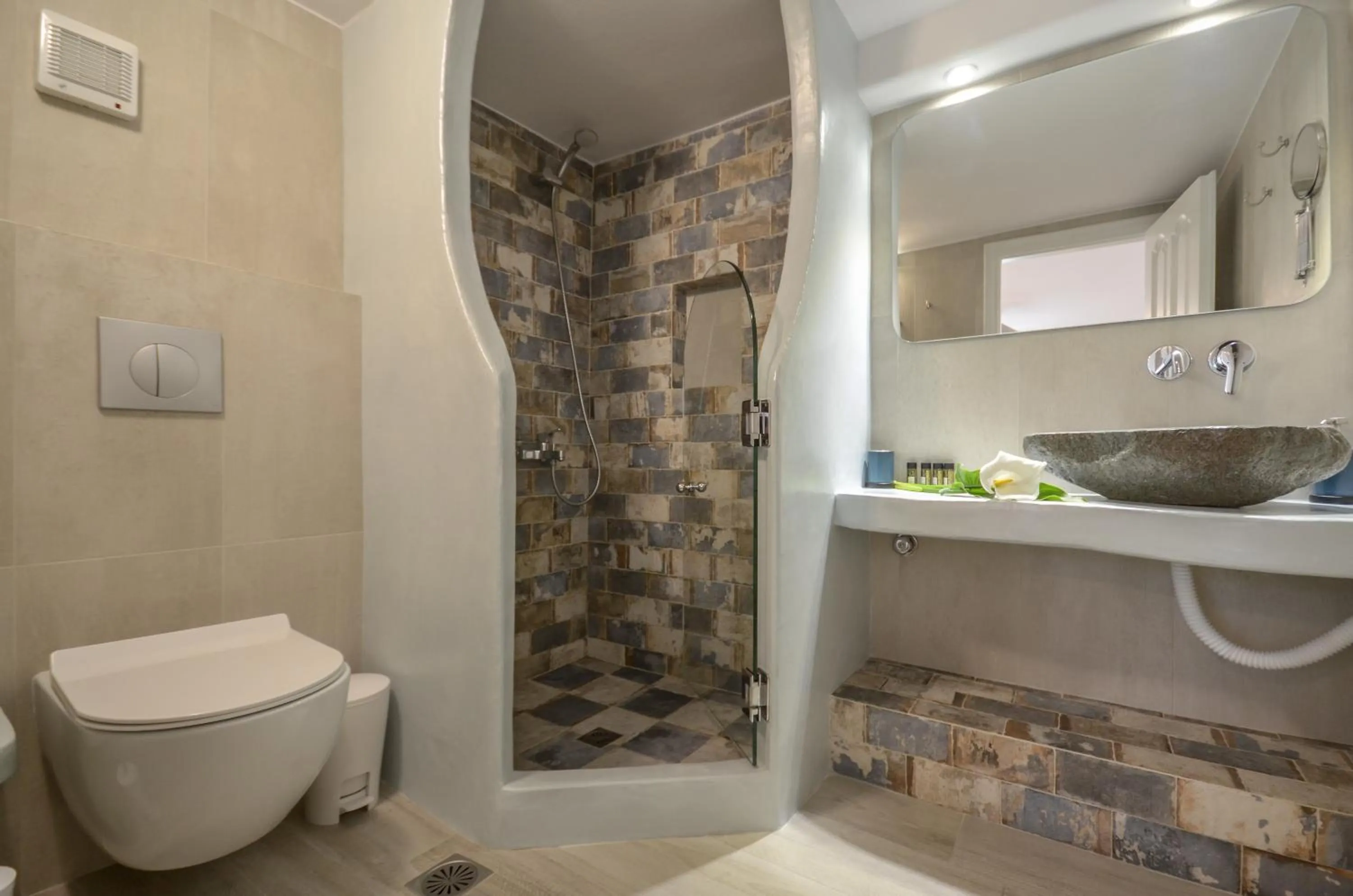 Shower in Sofi pension