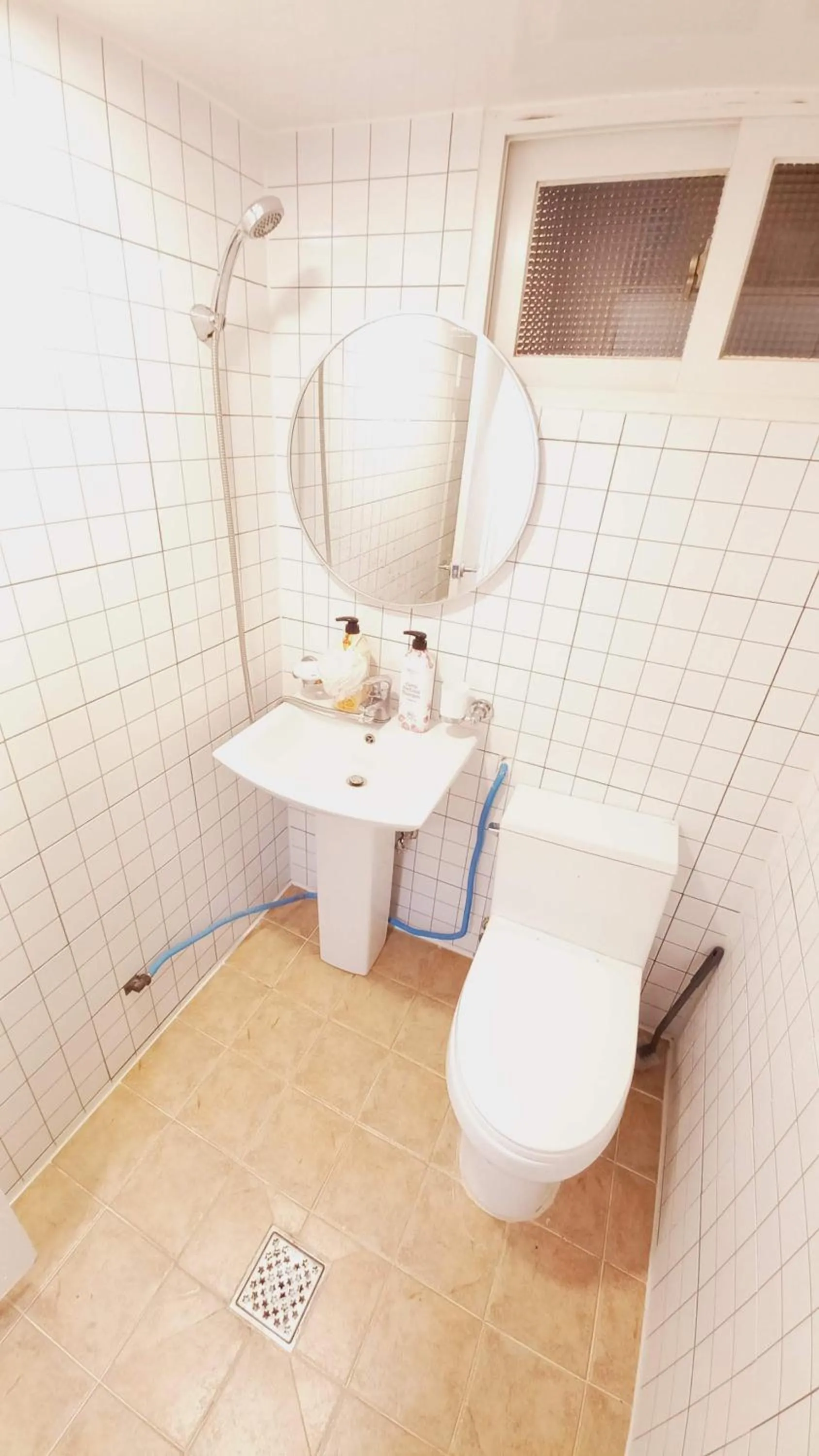 Bathroom in G Yongsan Inn