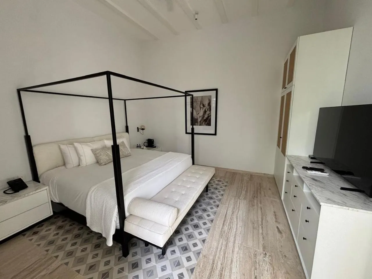 Bed in Casa Continental Hotel Boutique & Suites - Adults Only