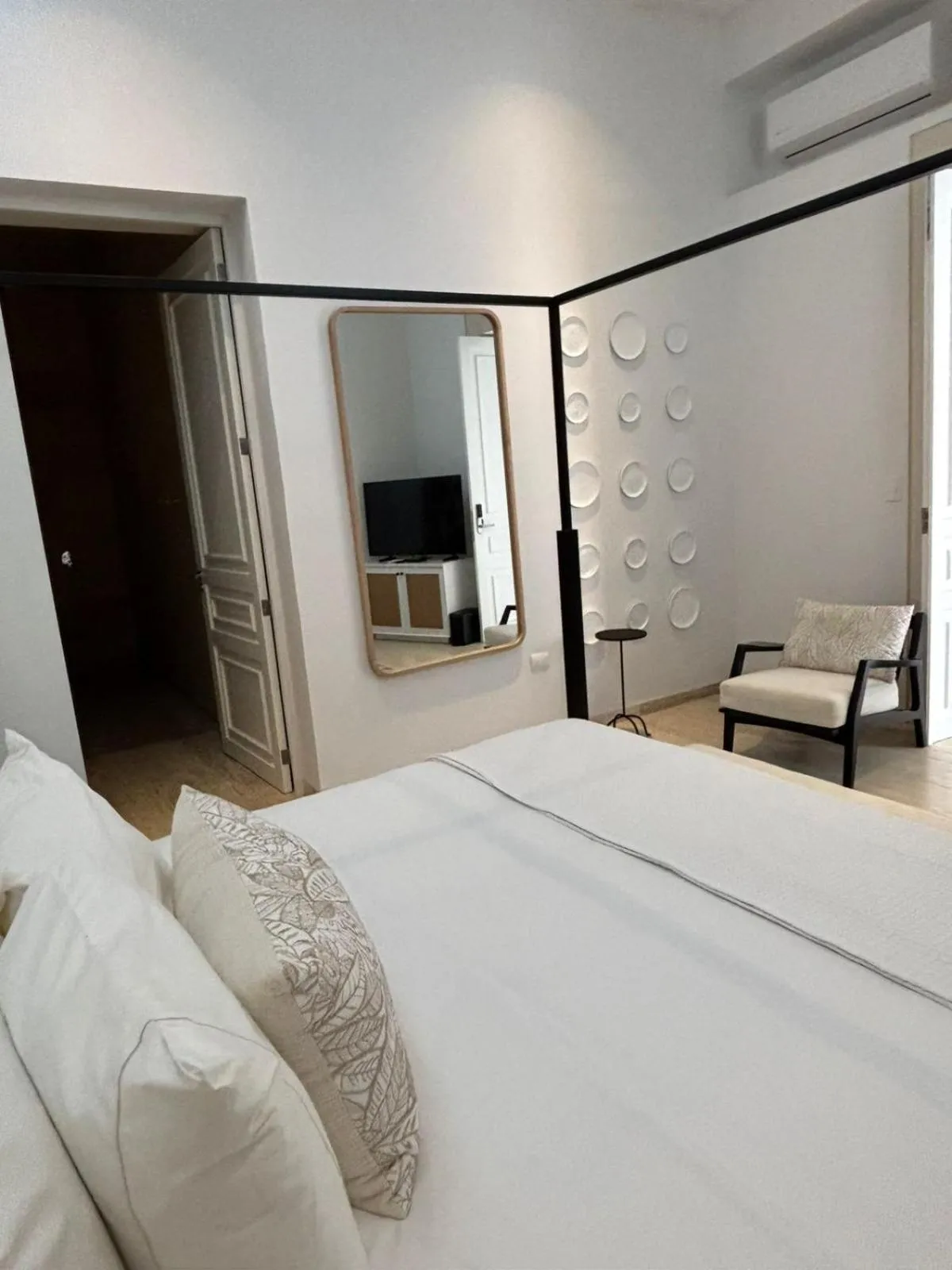 Bed in Casa Continental Hotel Boutique & Suites - Adults Only