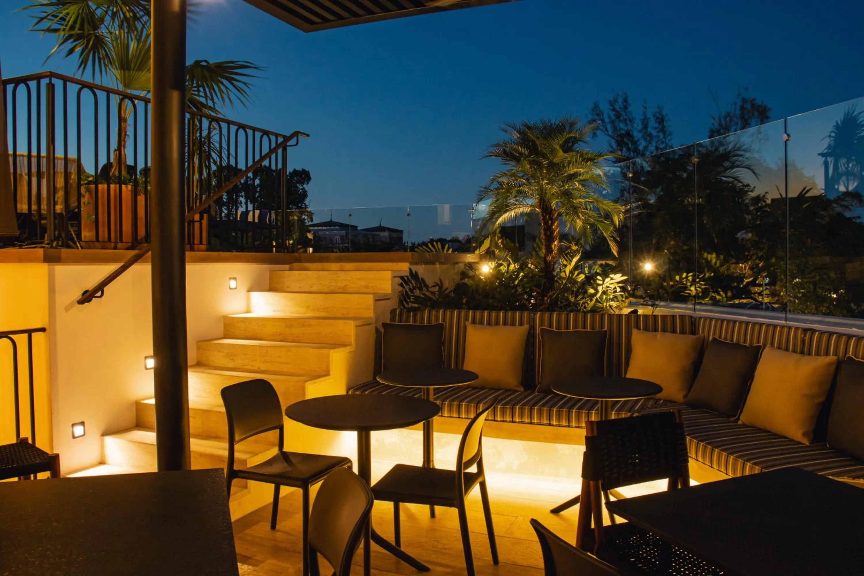 Night in Casa Continental Hotel Boutique & Suites - Adults Only