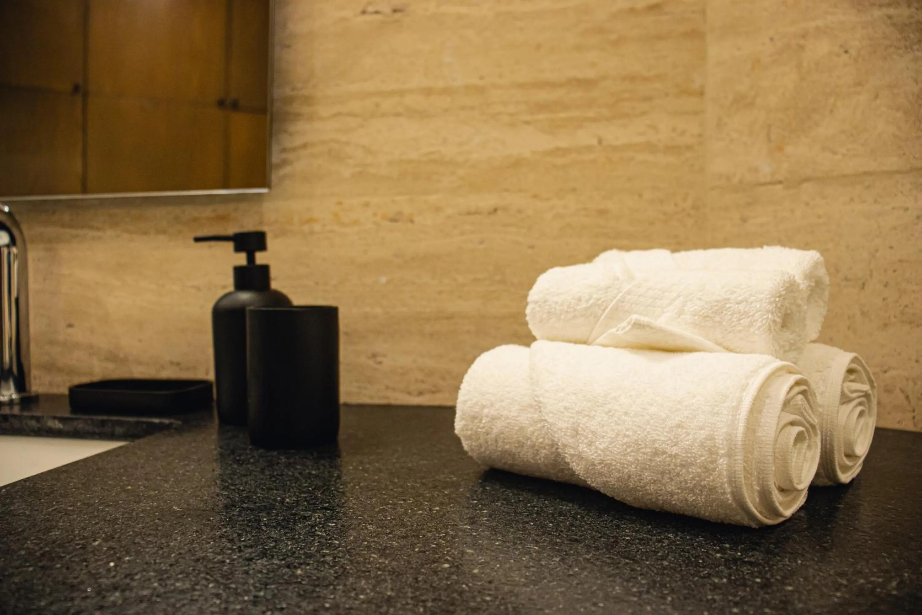 towels in Casa Continental Hotel Boutique & Suites - Adults Only