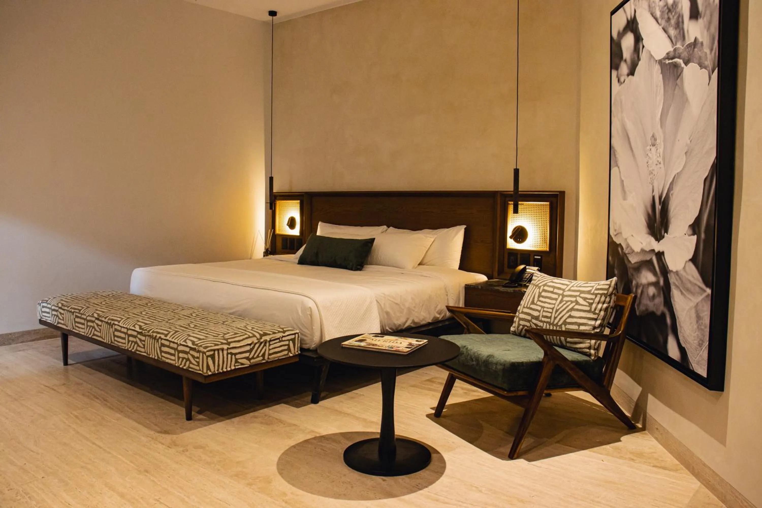 Bed in Casa Continental Hotel Boutique & Suites - Adults Only