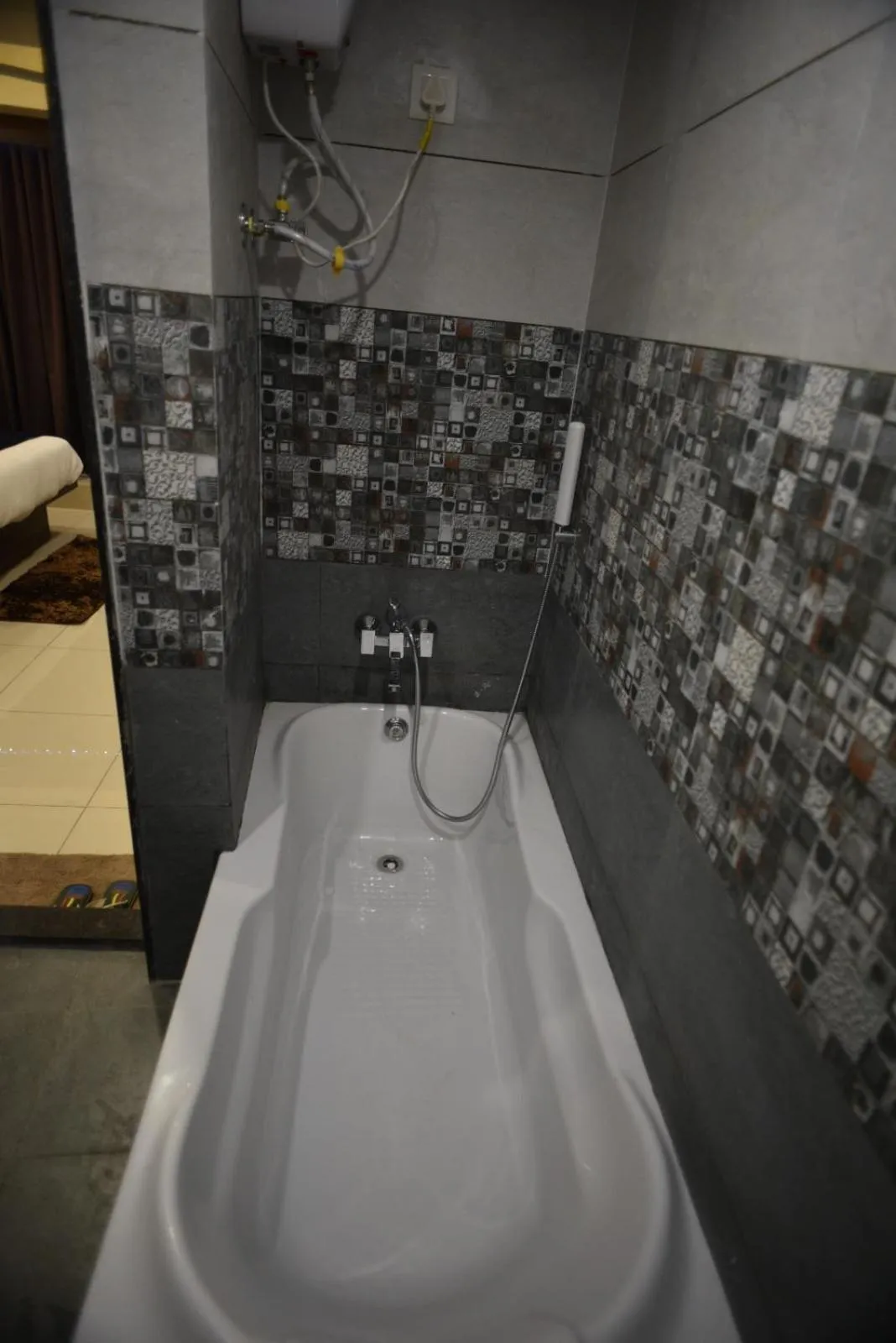 Bath in Hotel Royal Residency
