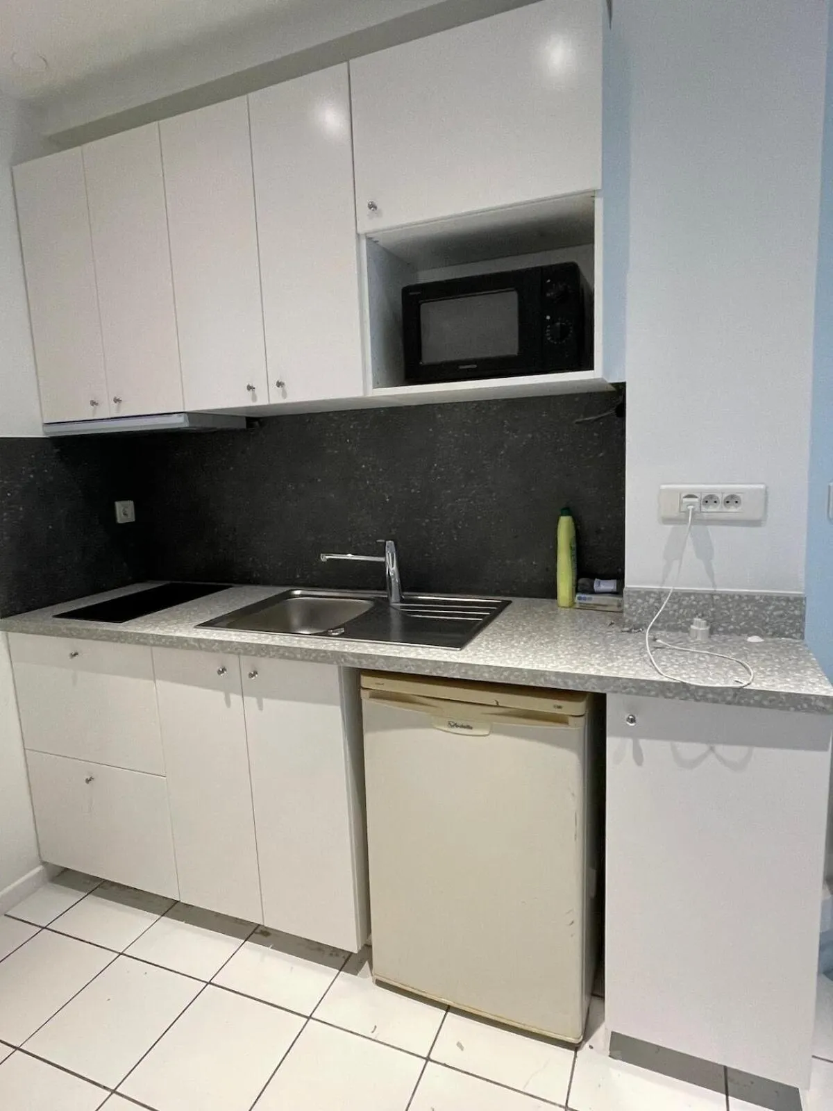 Kitchen or kitchenette in T2 sur cour au coeur des JO 2024
