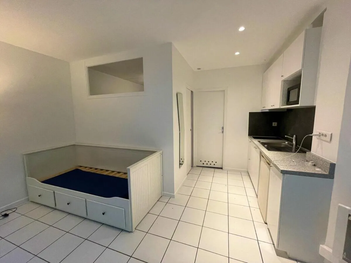 Kitchen or kitchenette in T2 sur cour au coeur des JO 2024
