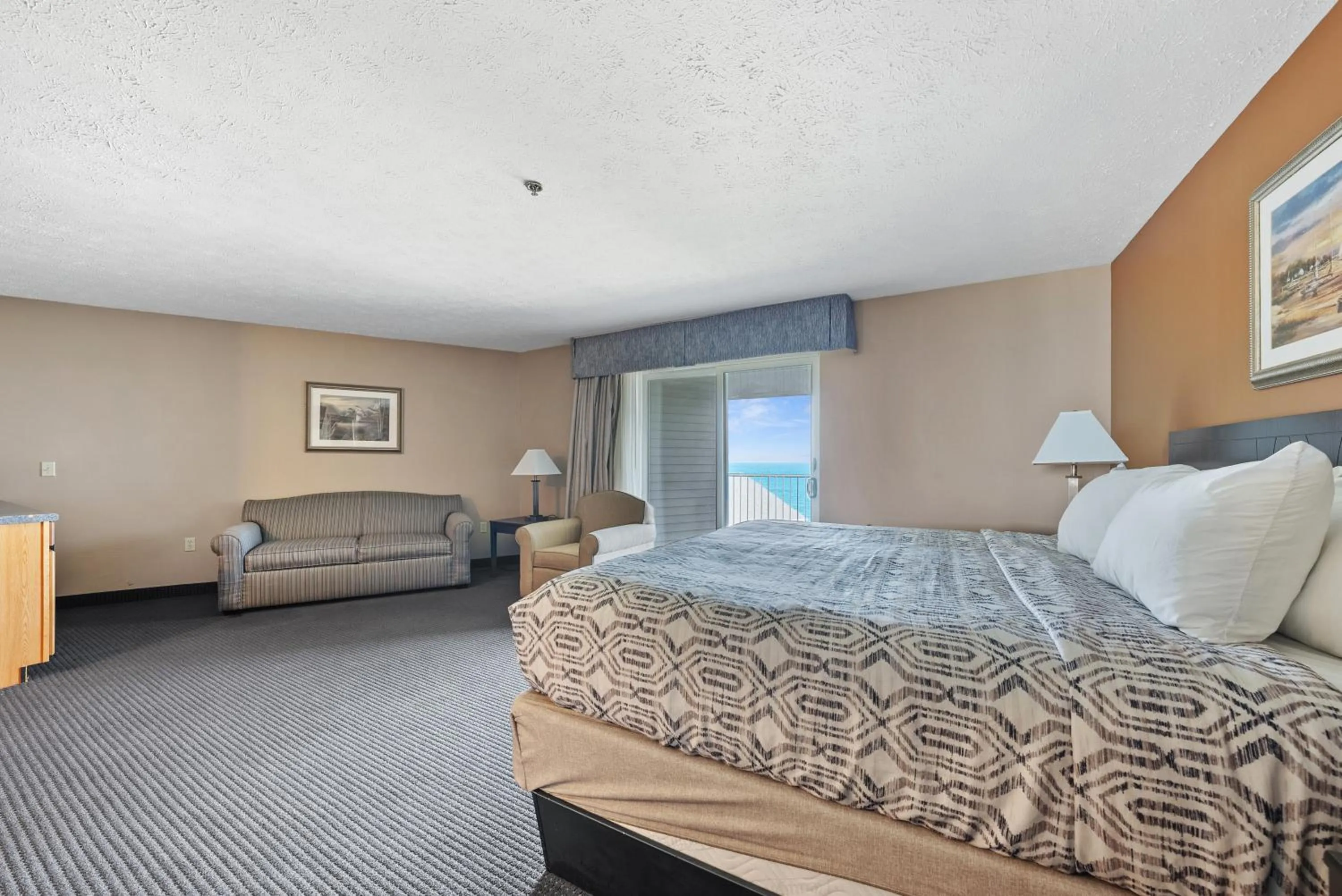Bed in Bayshore Resort At Put-In-Bay