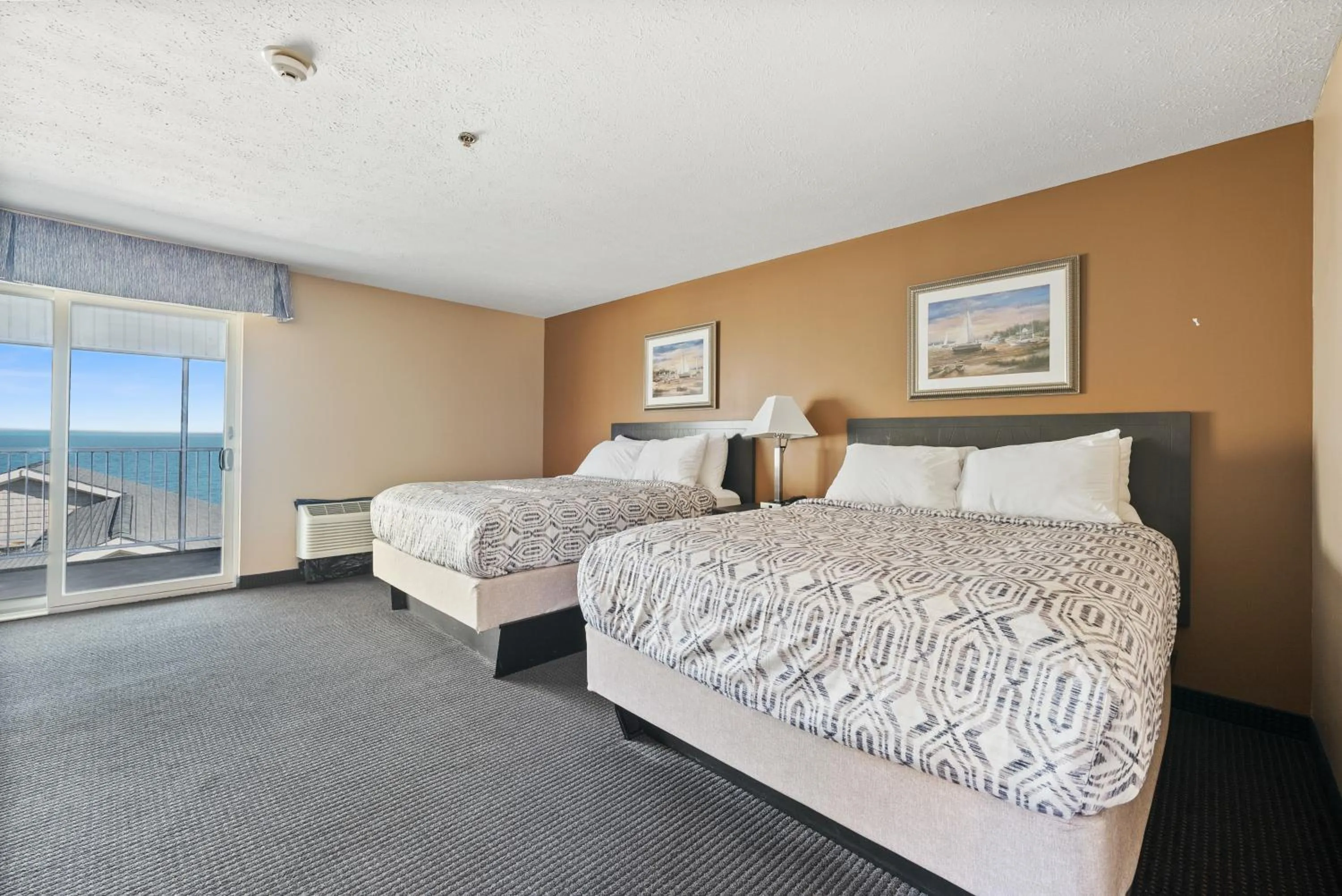 Property building, Bed in Bayshore Resort At Put-In-Bay