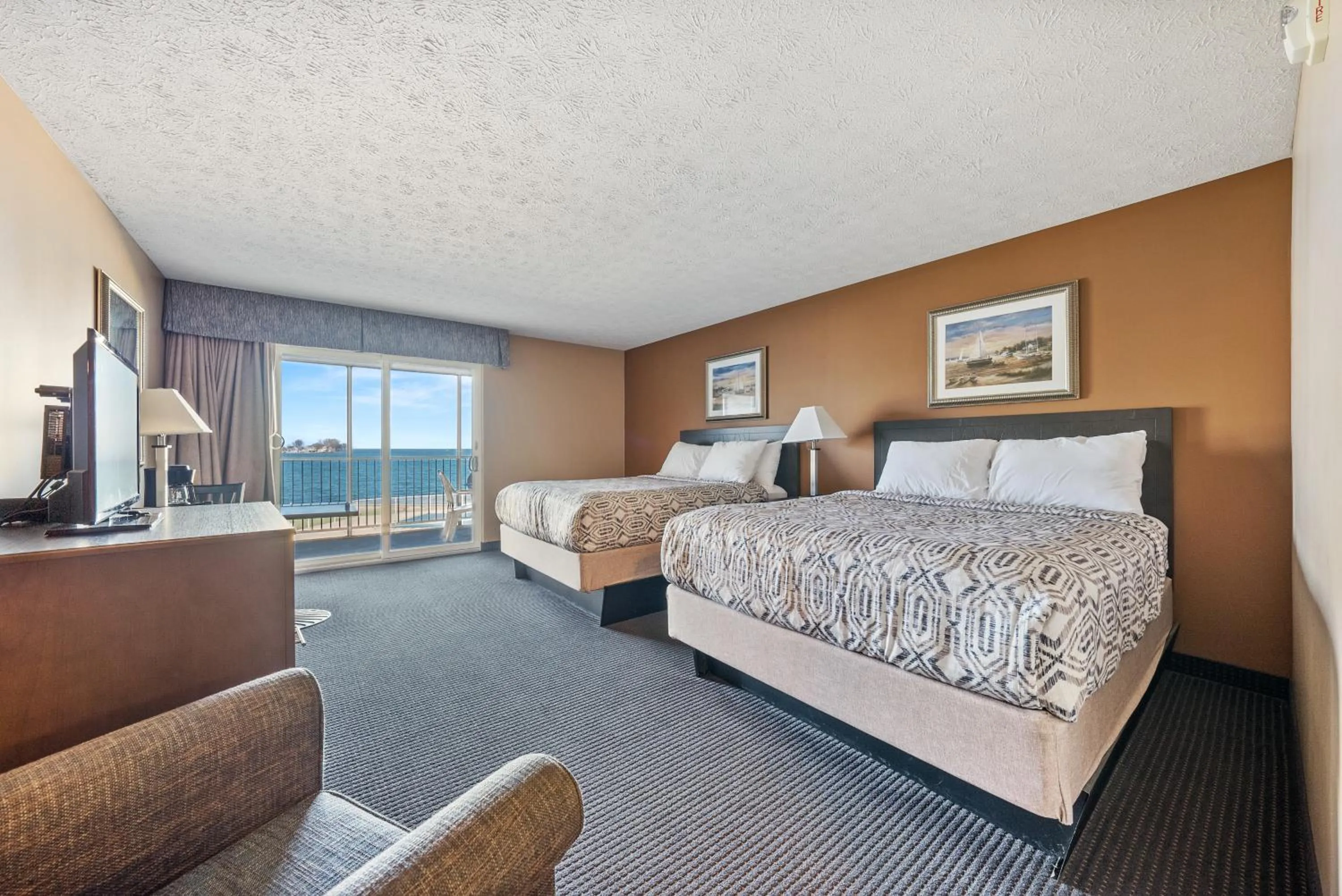 Property building, Bed in Bayshore Resort At Put-In-Bay