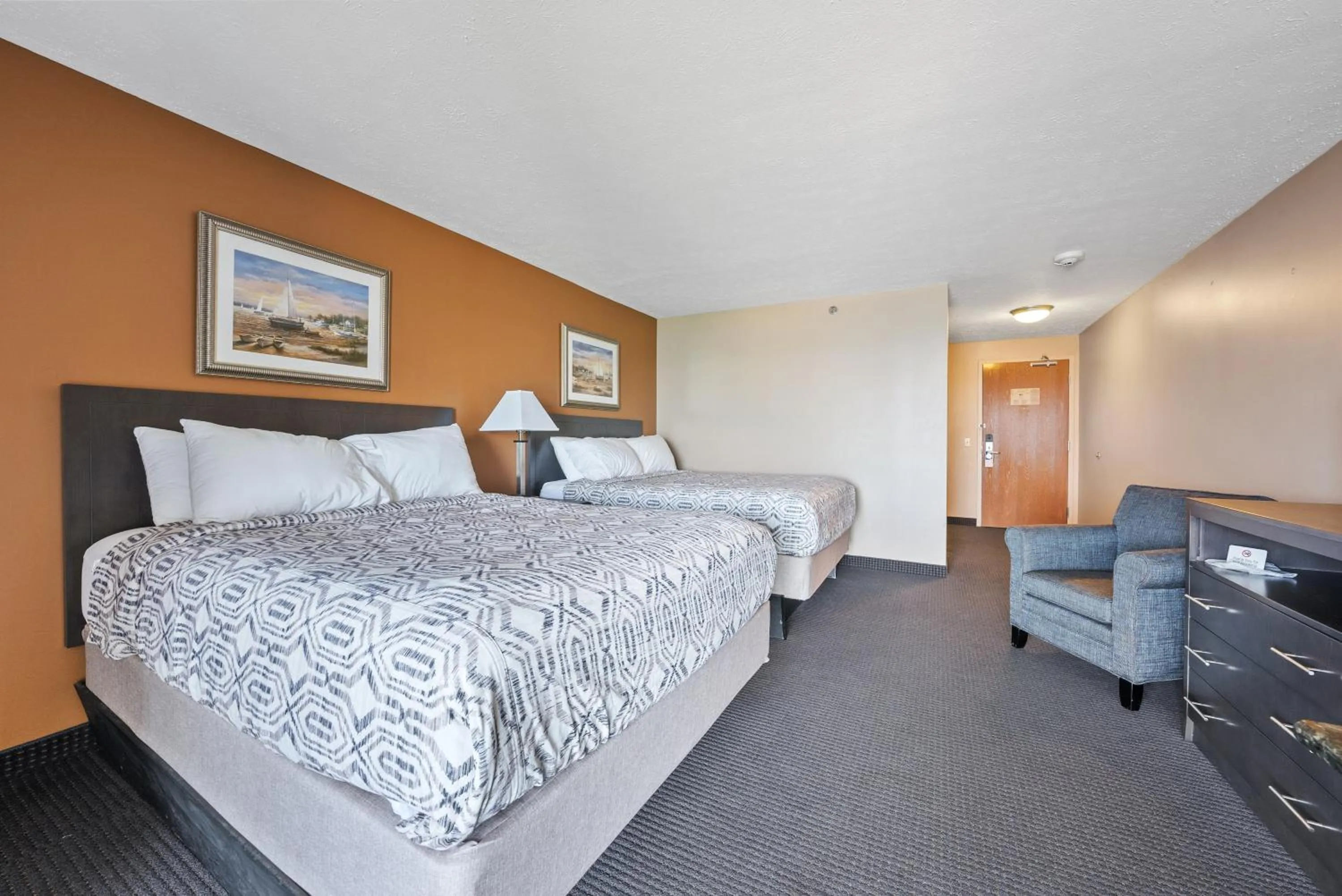 Property building, Bed in Bayshore Resort At Put-In-Bay