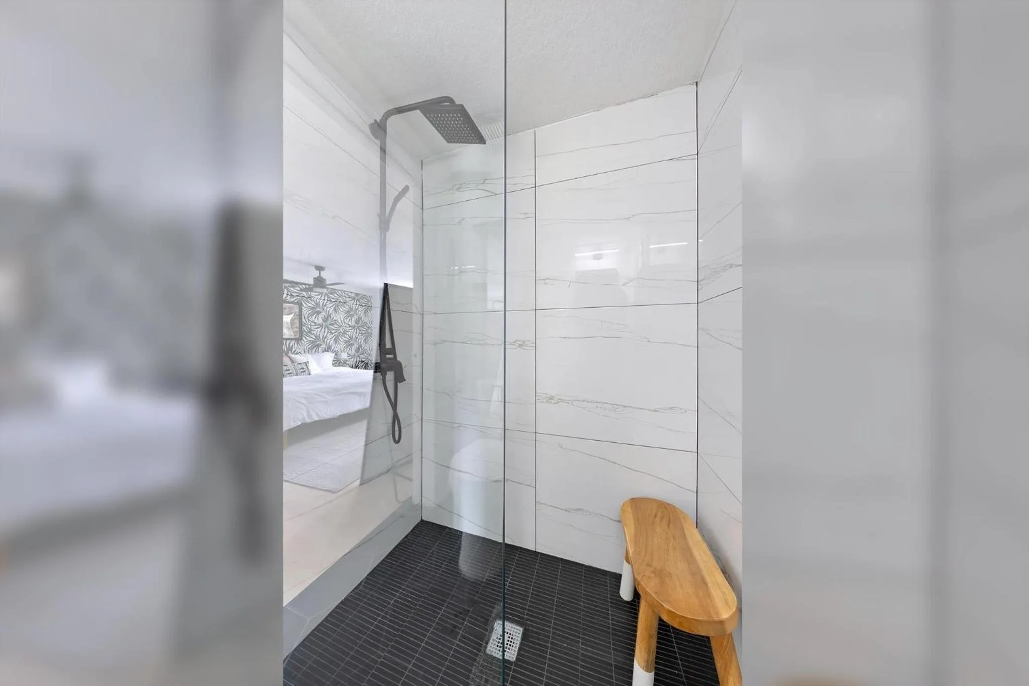 Property building in Las Olas Guest House