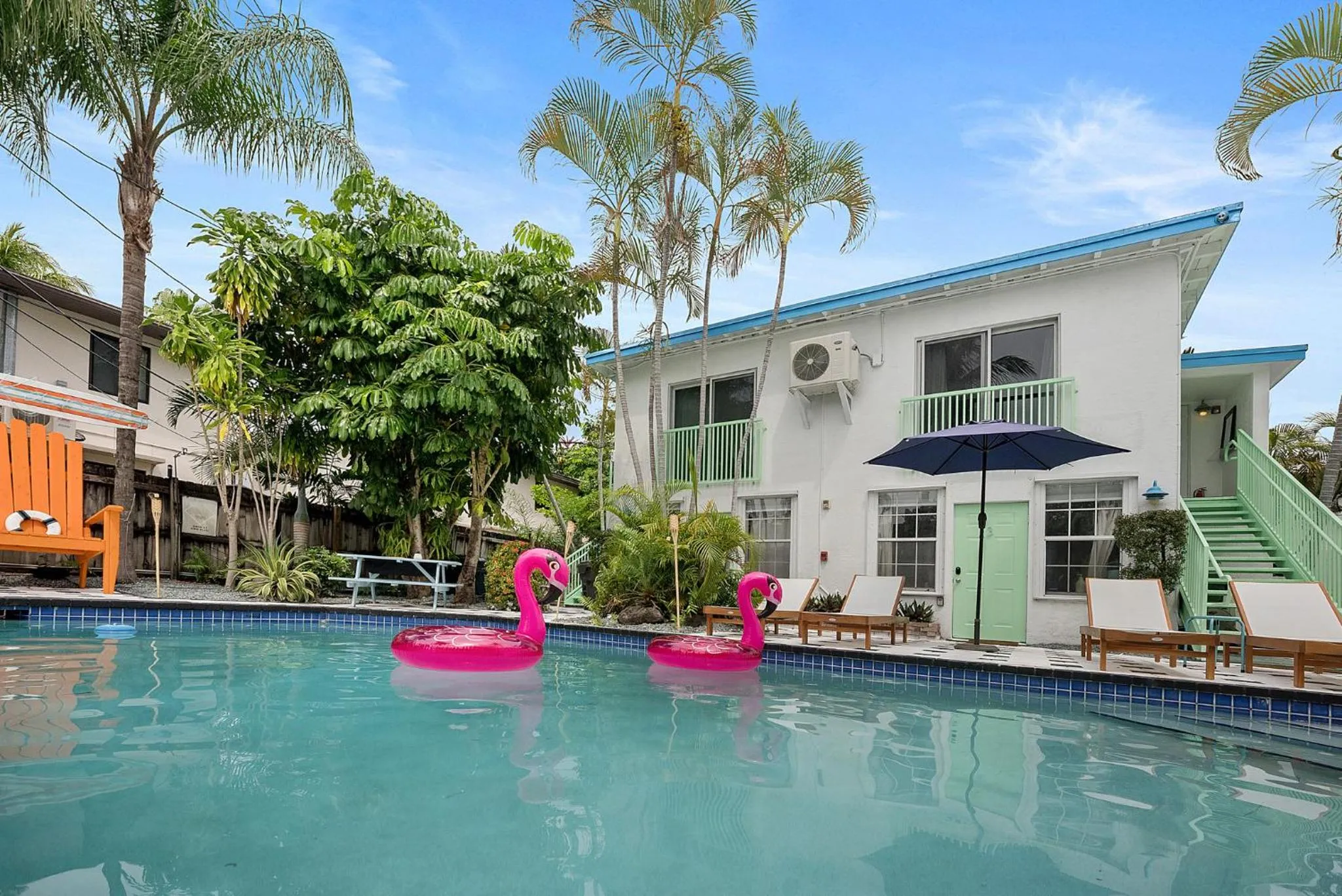 Property building in Las Olas Guest House