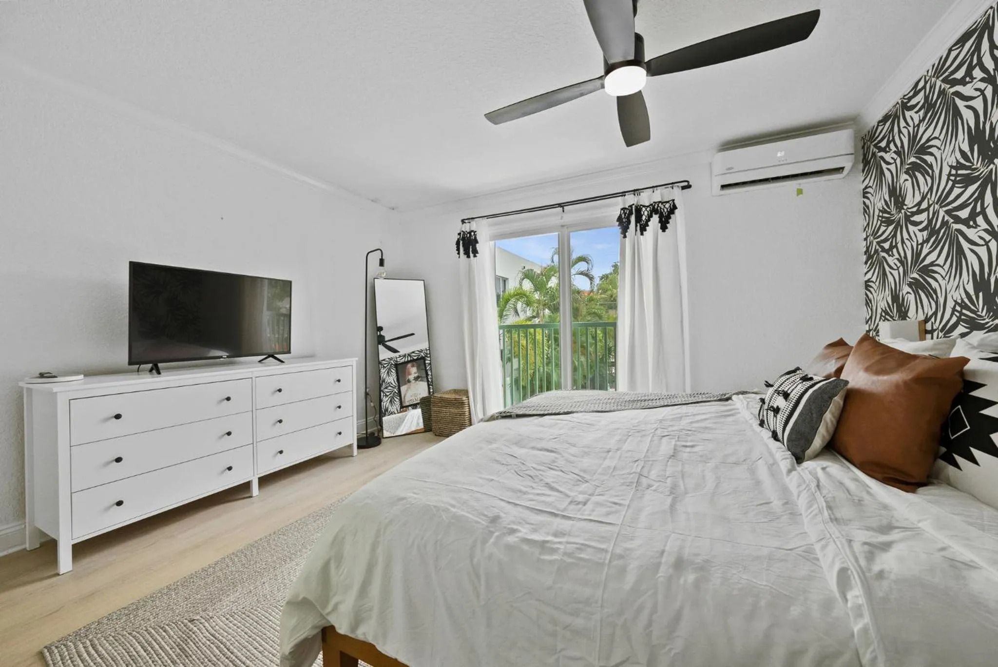 Las Olas Guest House