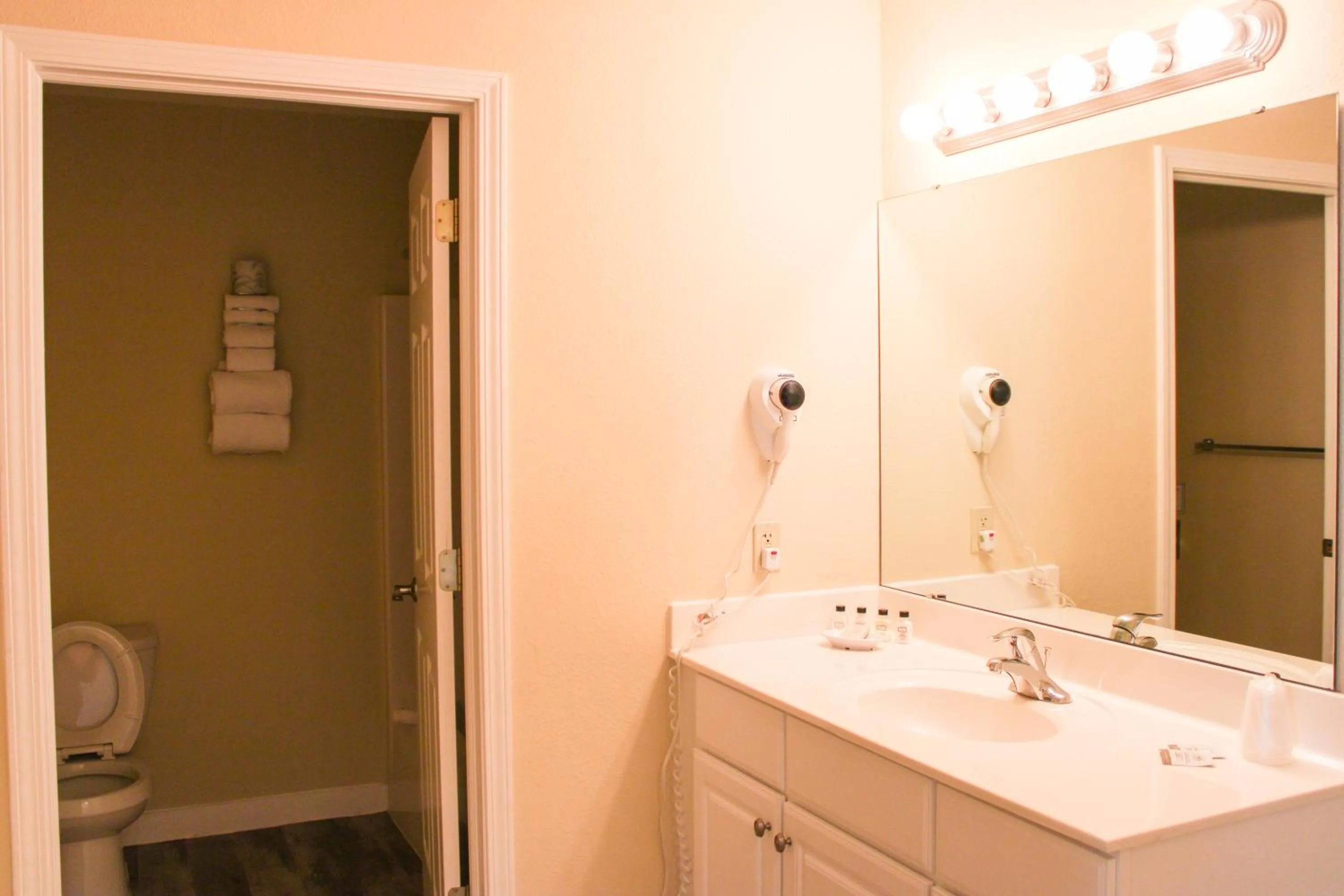 Property building in Kelleys Island Venture Resort