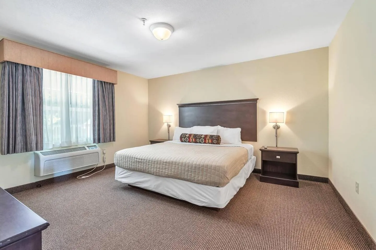 Bed in Kelleys Island Venture Resort