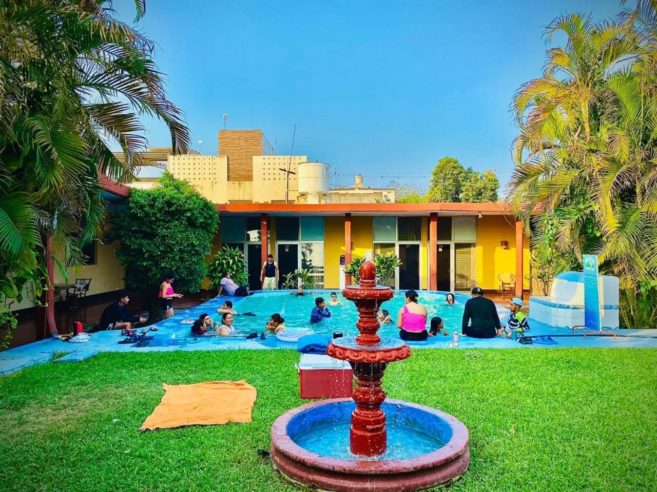 Swimming pool in Hotel Del Valle