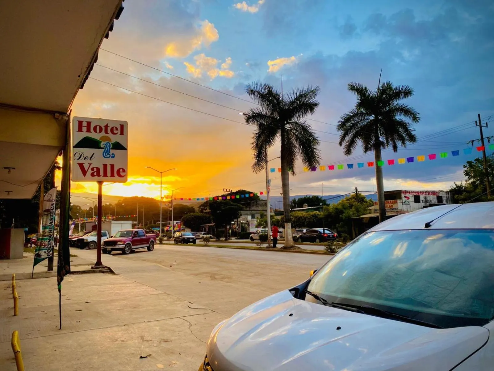 Parking in Hotel Del Valle