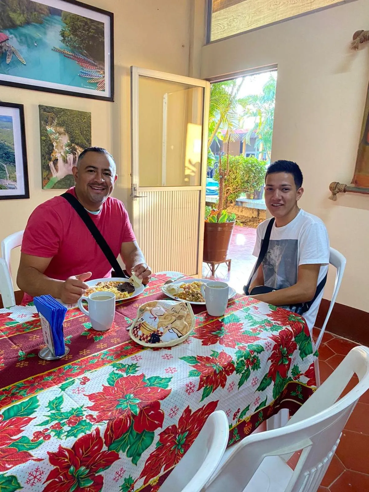 Restaurant/places to eat in Hotel Del Valle