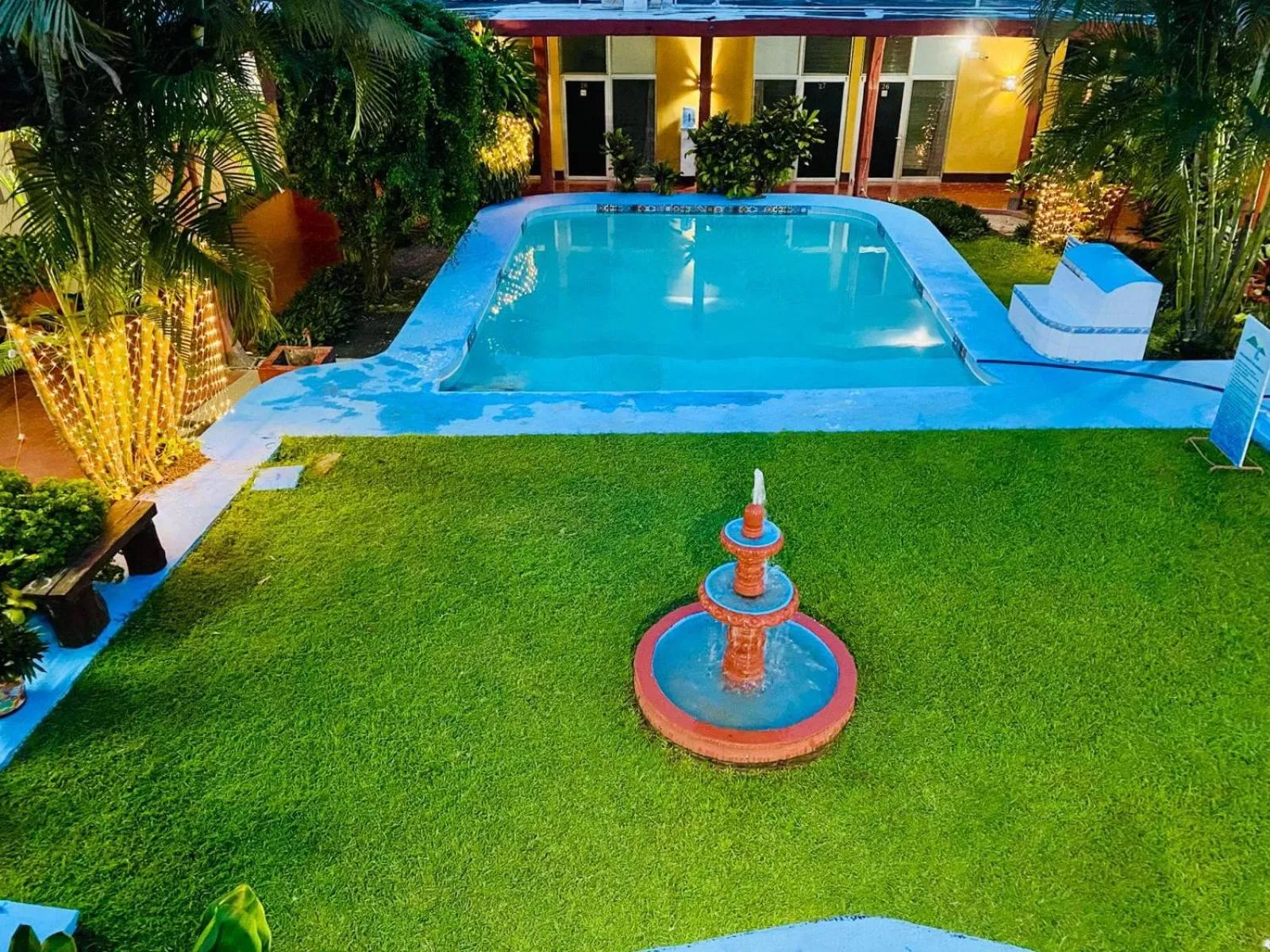 Swimming pool in Hotel Del Valle