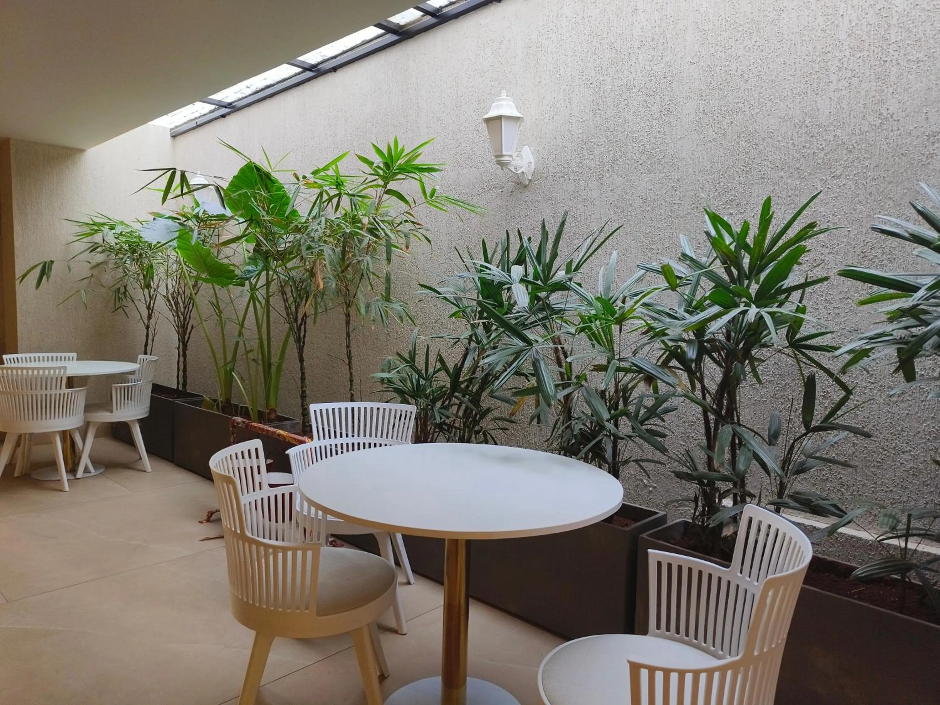 Seating area in Zipp Hotel Le Opera