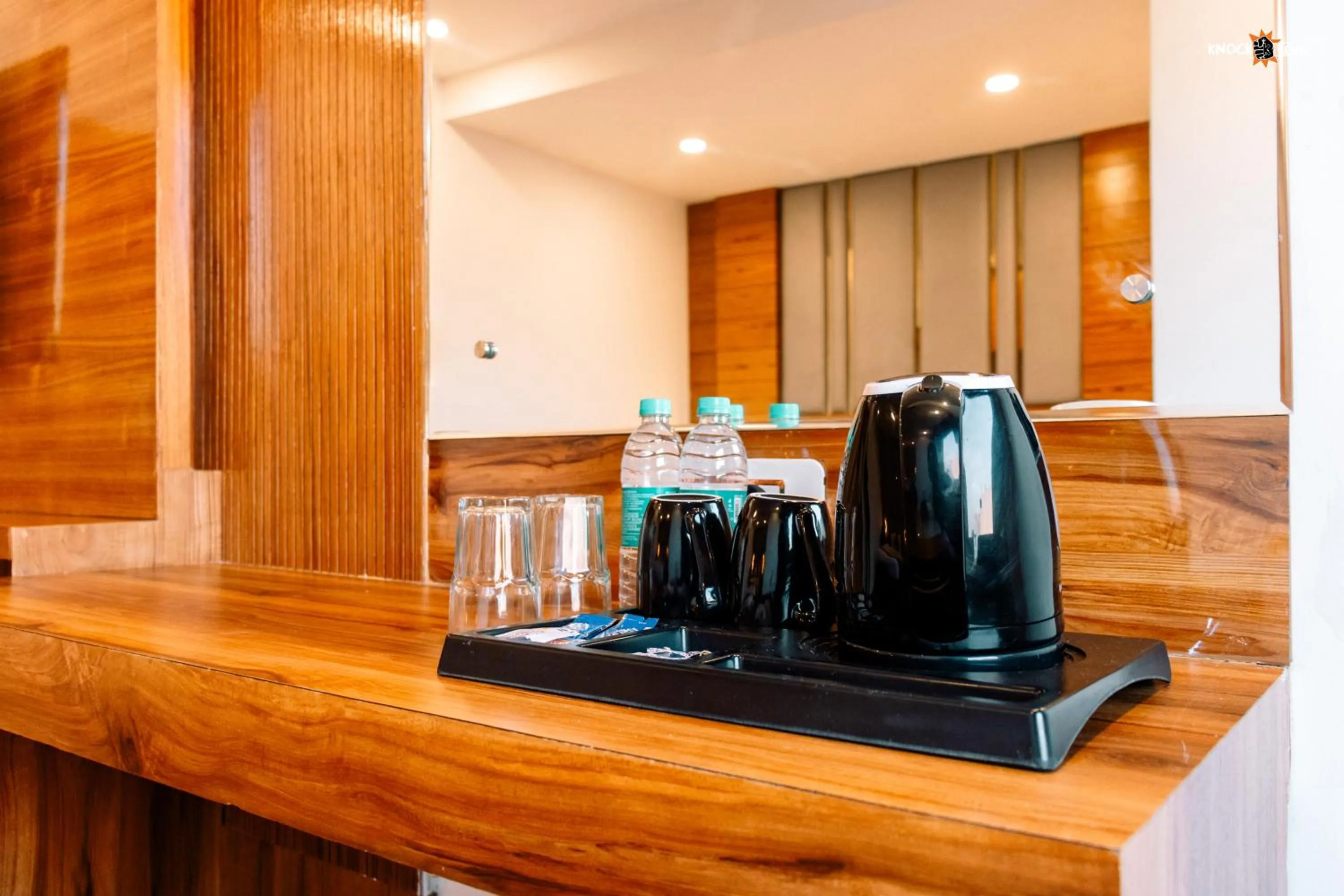 Coffee/tea facilities in The Ecstasy Hotel