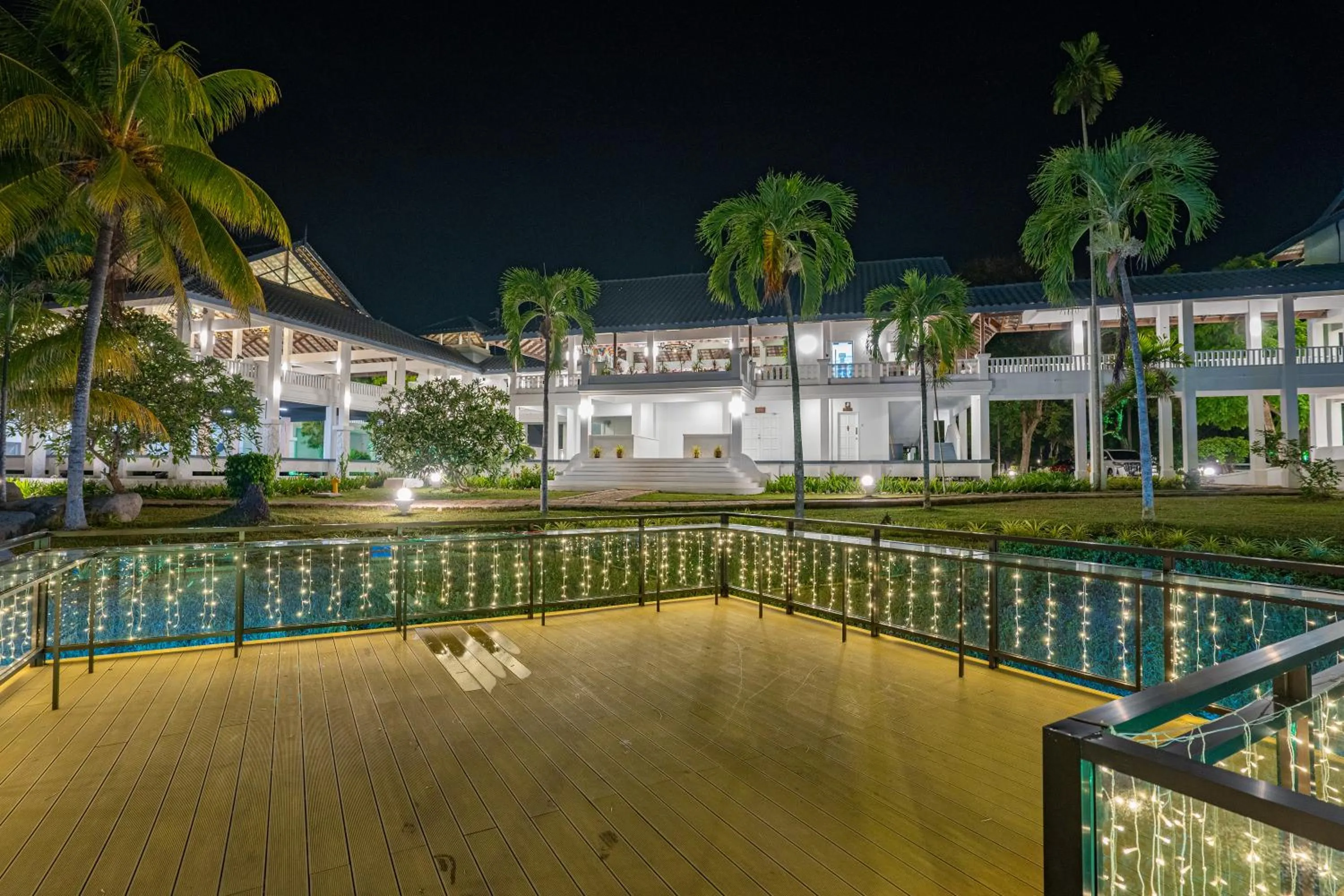 Dining area in BIDONG VIEW RESORT