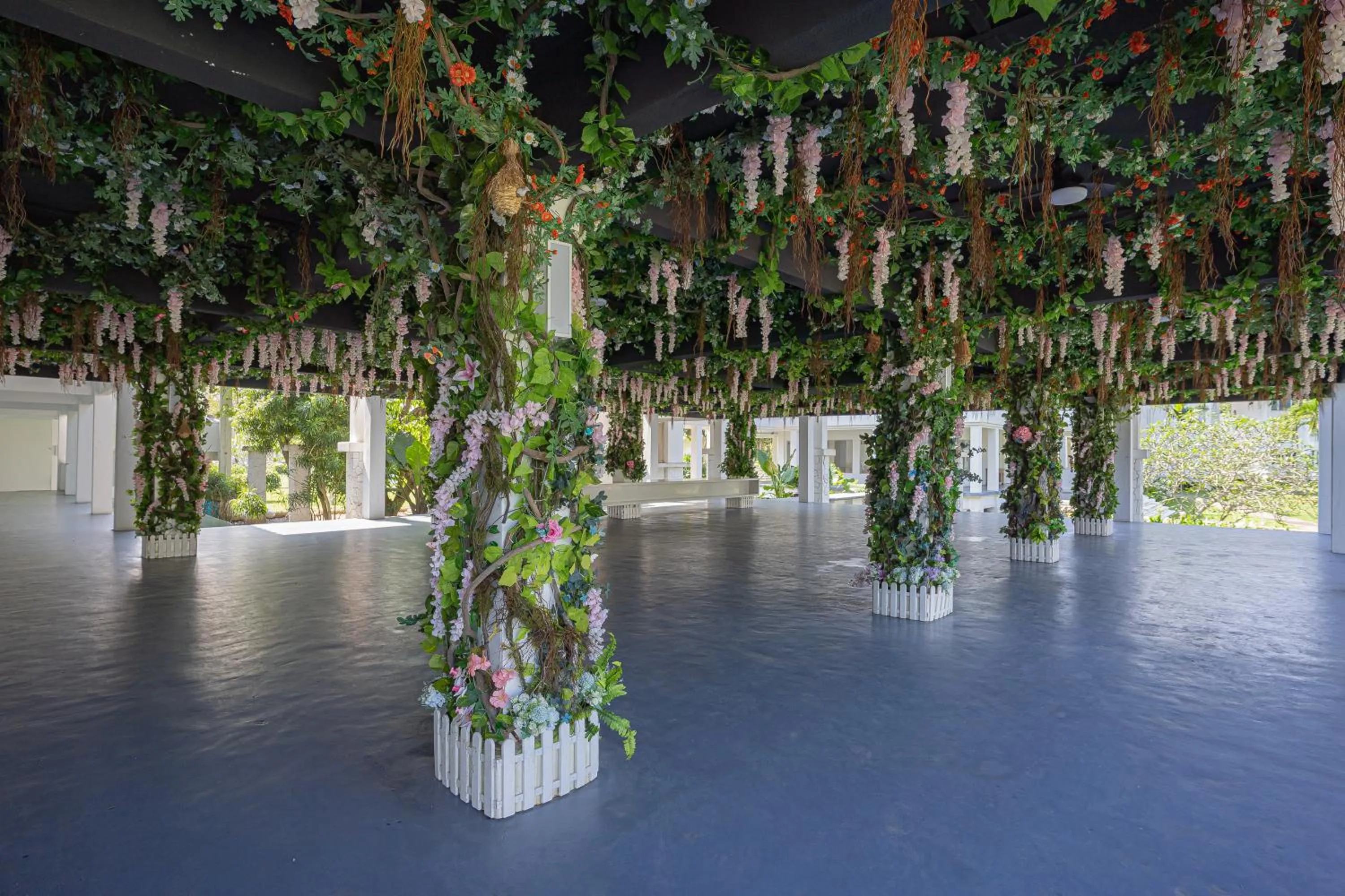 Dining area in BIDONG VIEW RESORT