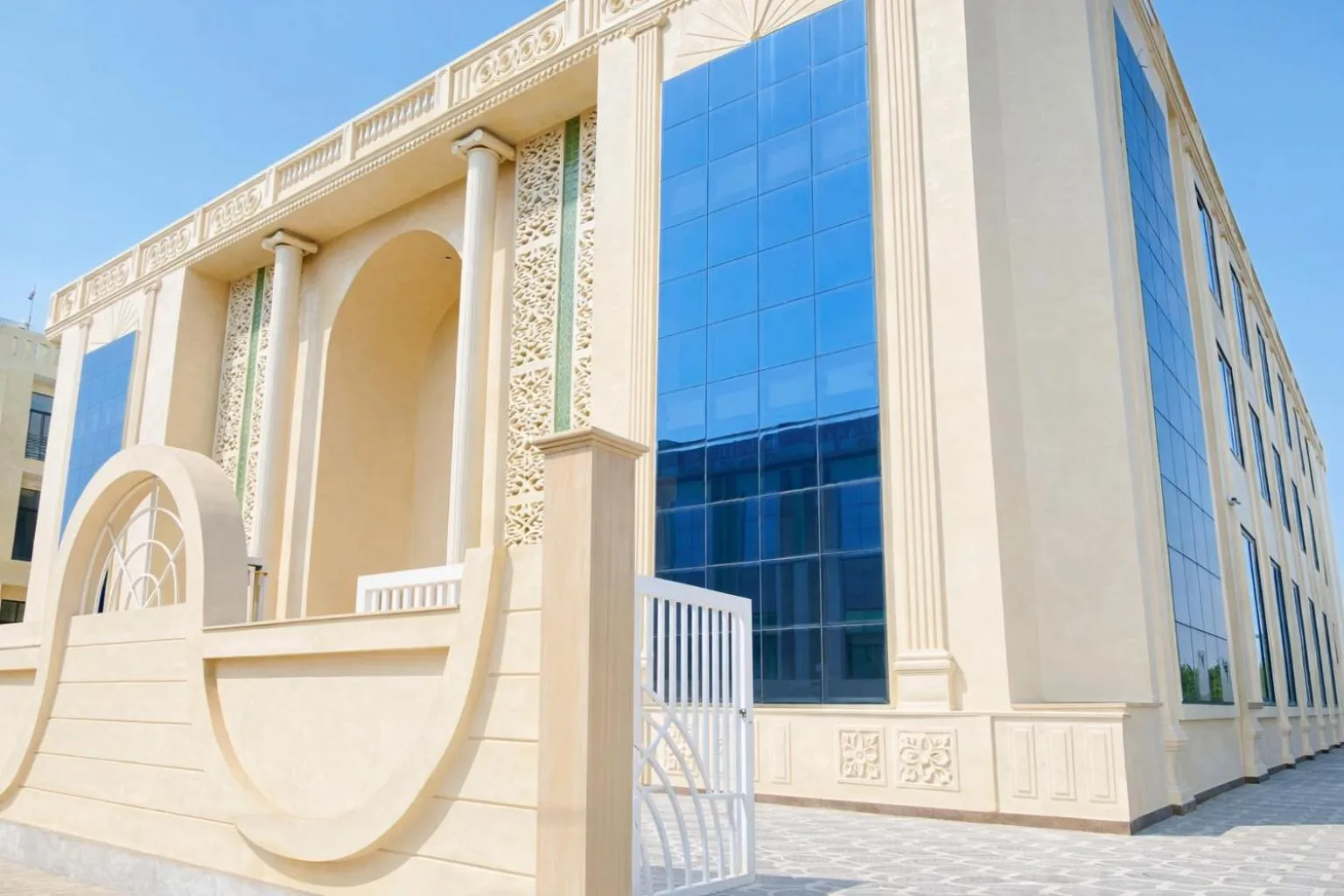 Property building in Hotel Holiday Grand