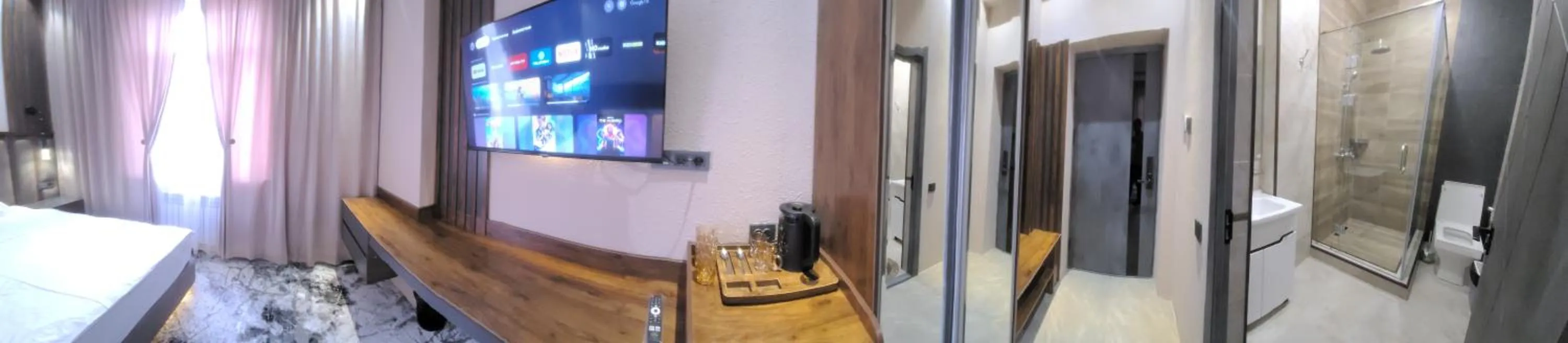 Photo of the whole room, Bed in Homy House Hotel