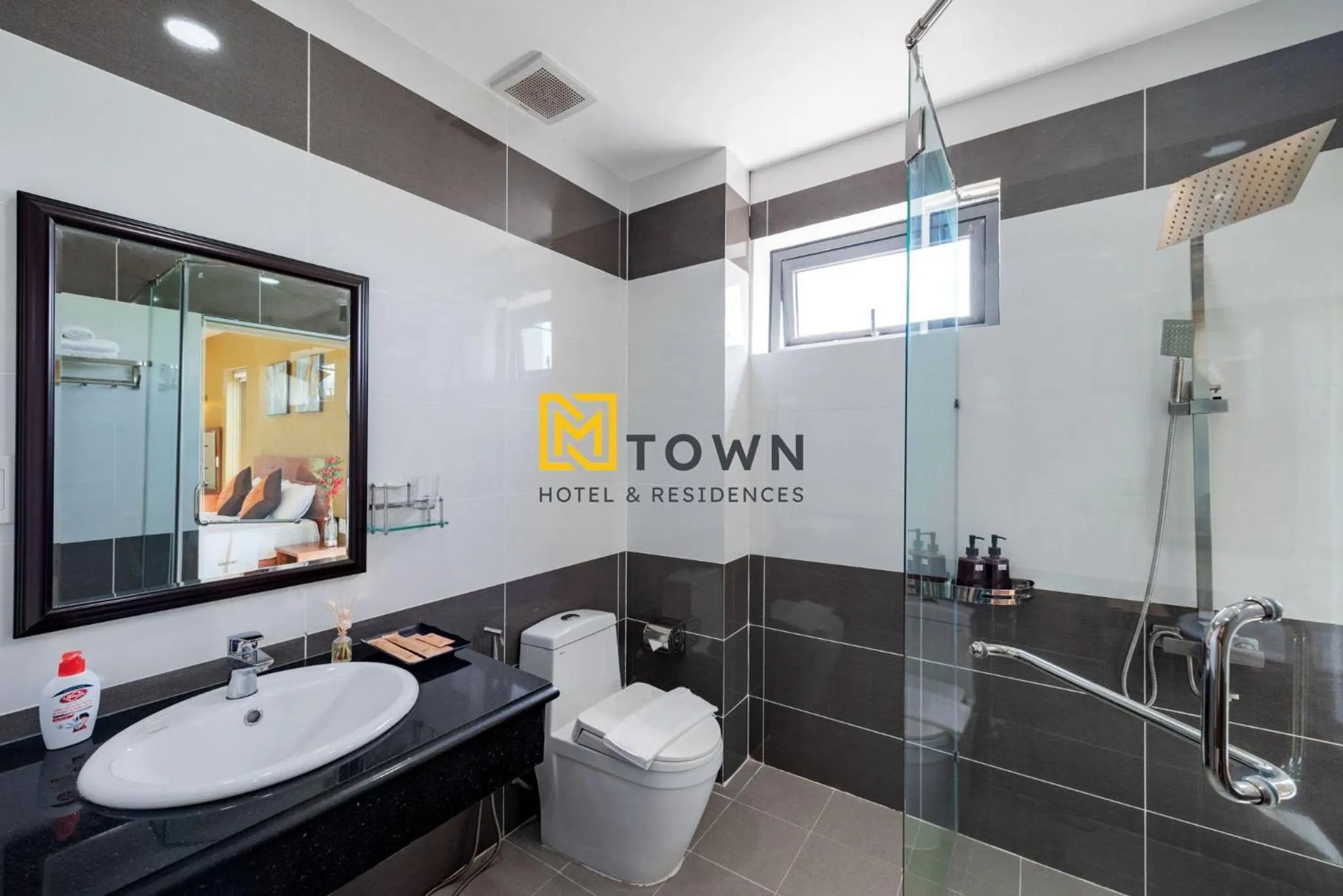 Toilet in Luxy Park Hotel & Apartments - MTown