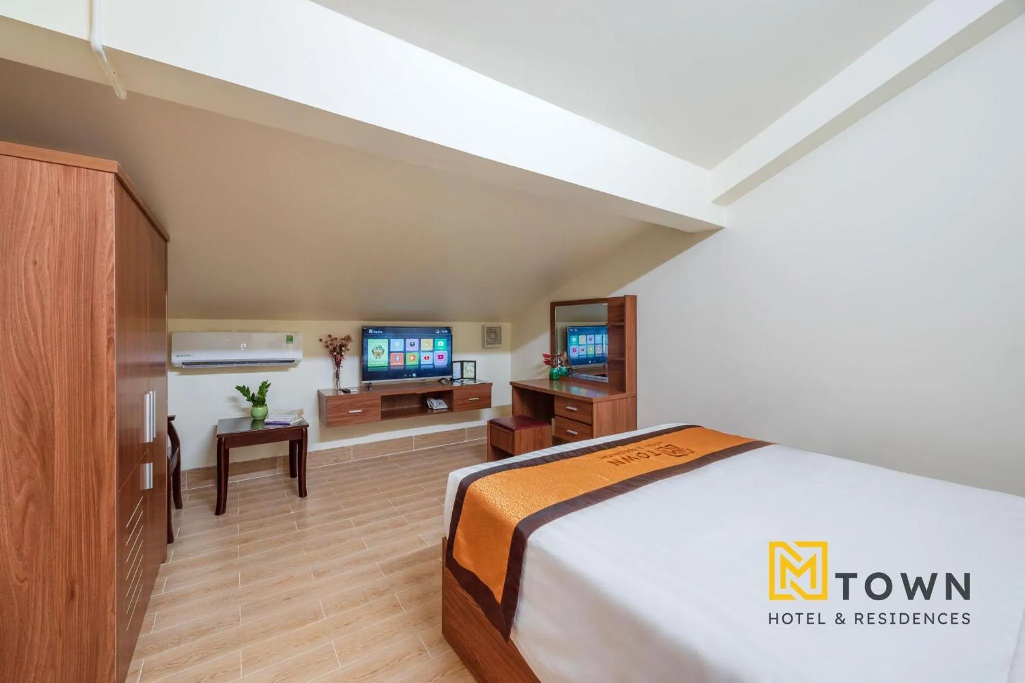 Bed in Luxy Park Hotel & Apartments - MTown