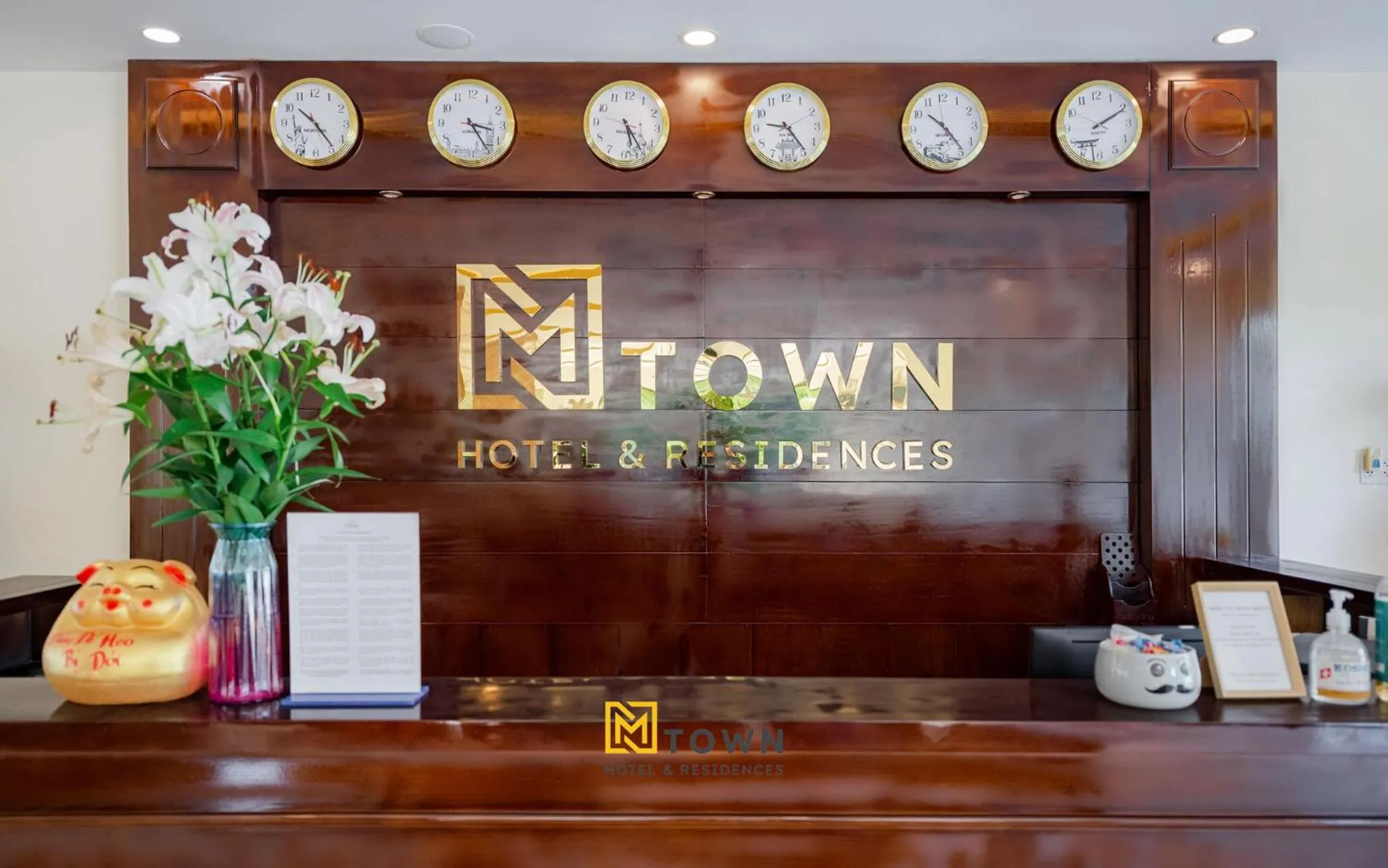 Logo/Certificate/Sign in Luxy Park Hotel & Apartments - MTown