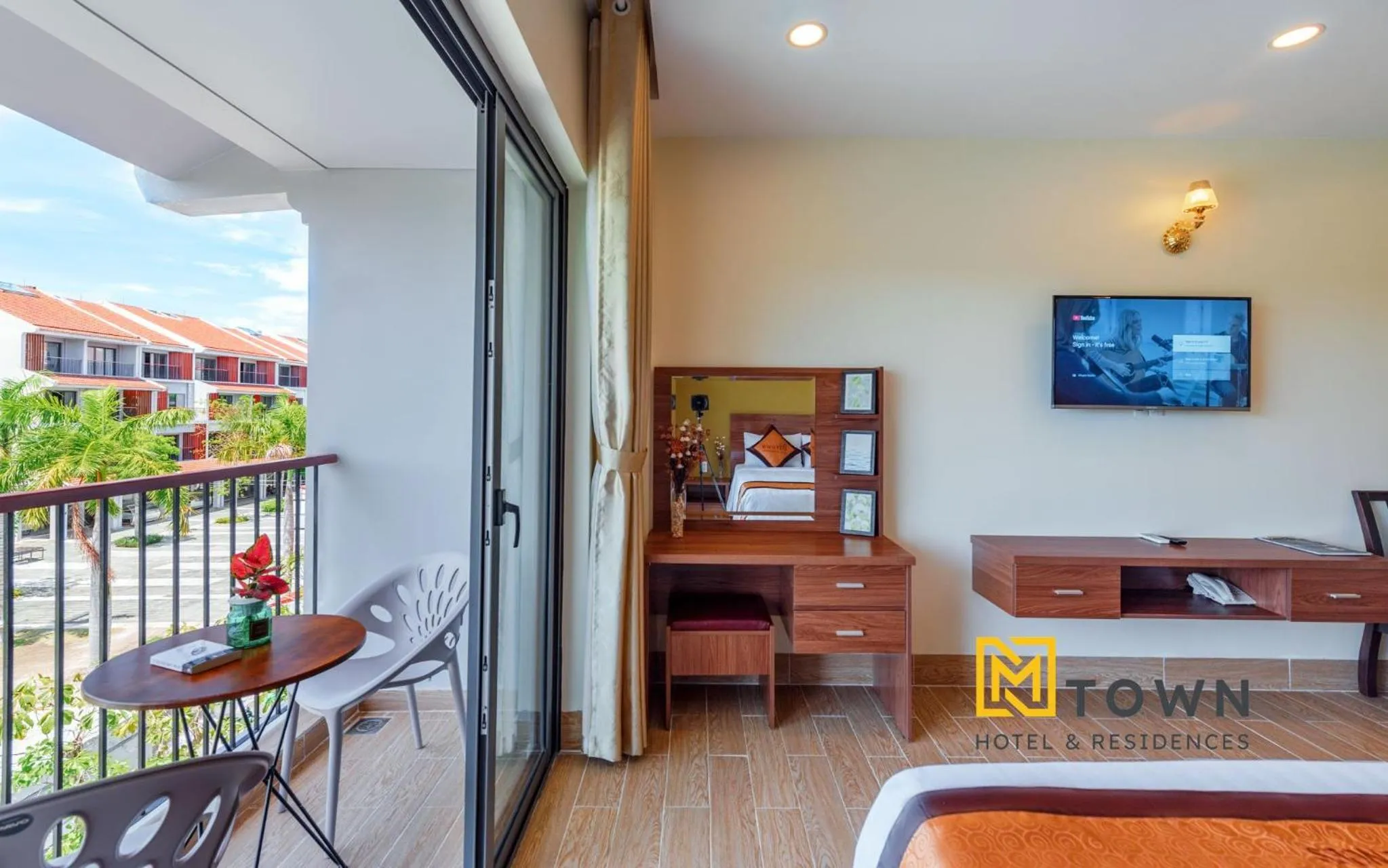 Patio in Luxy Park Hotel & Apartments - MTown